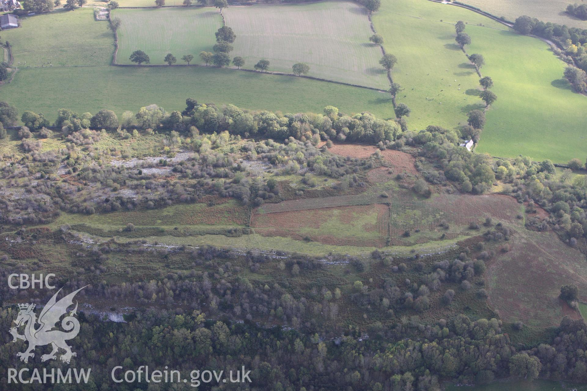 RCAHMW colour oblique photograph of Graig Adwy Wynt, Enclosure. Taken by Toby Driver on 04/10/2011.