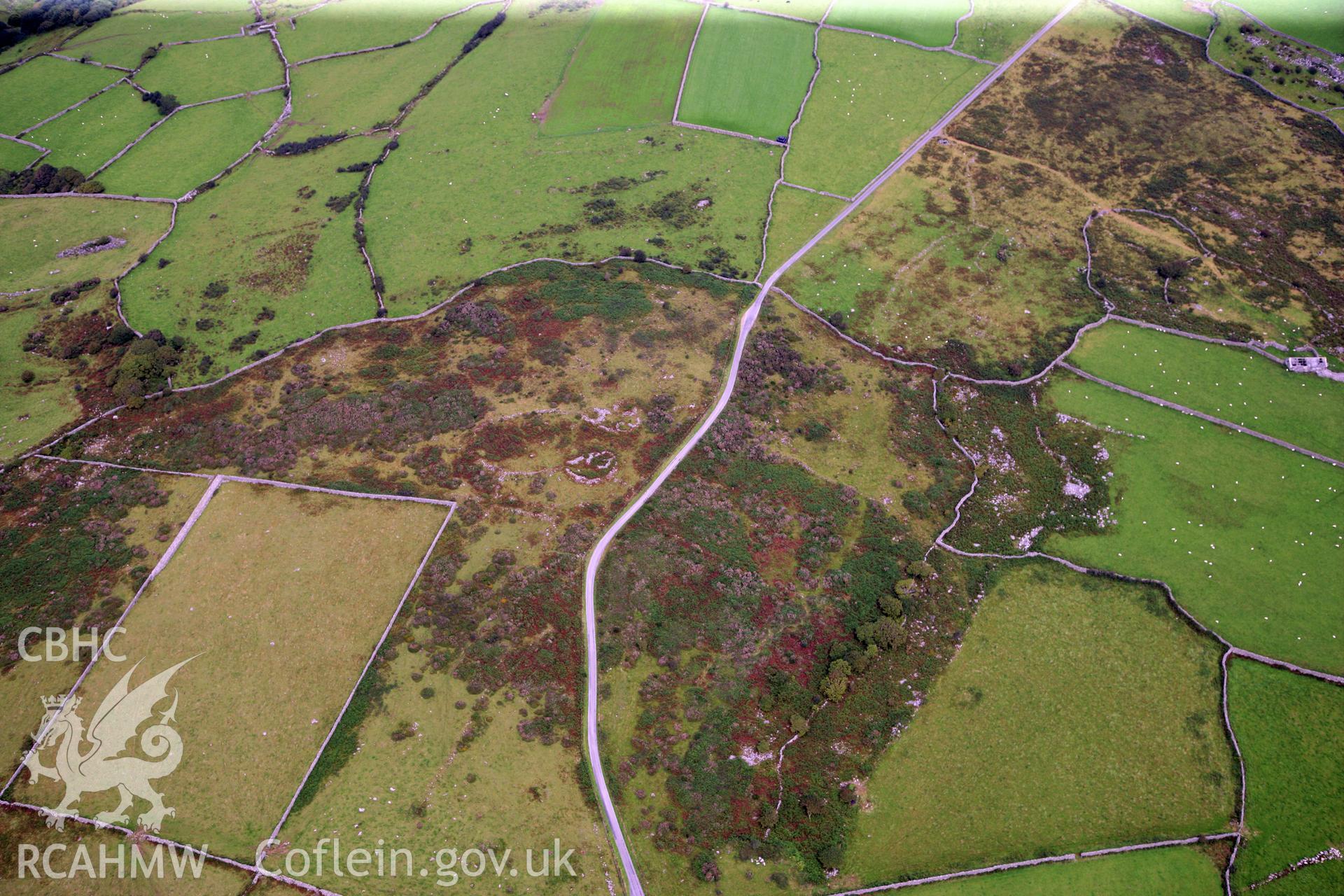 RCAHMW colour oblique photograph of Muriau'r Gwyddelod, Settlement Complex. Taken by Toby Driver on 17/08/2011.