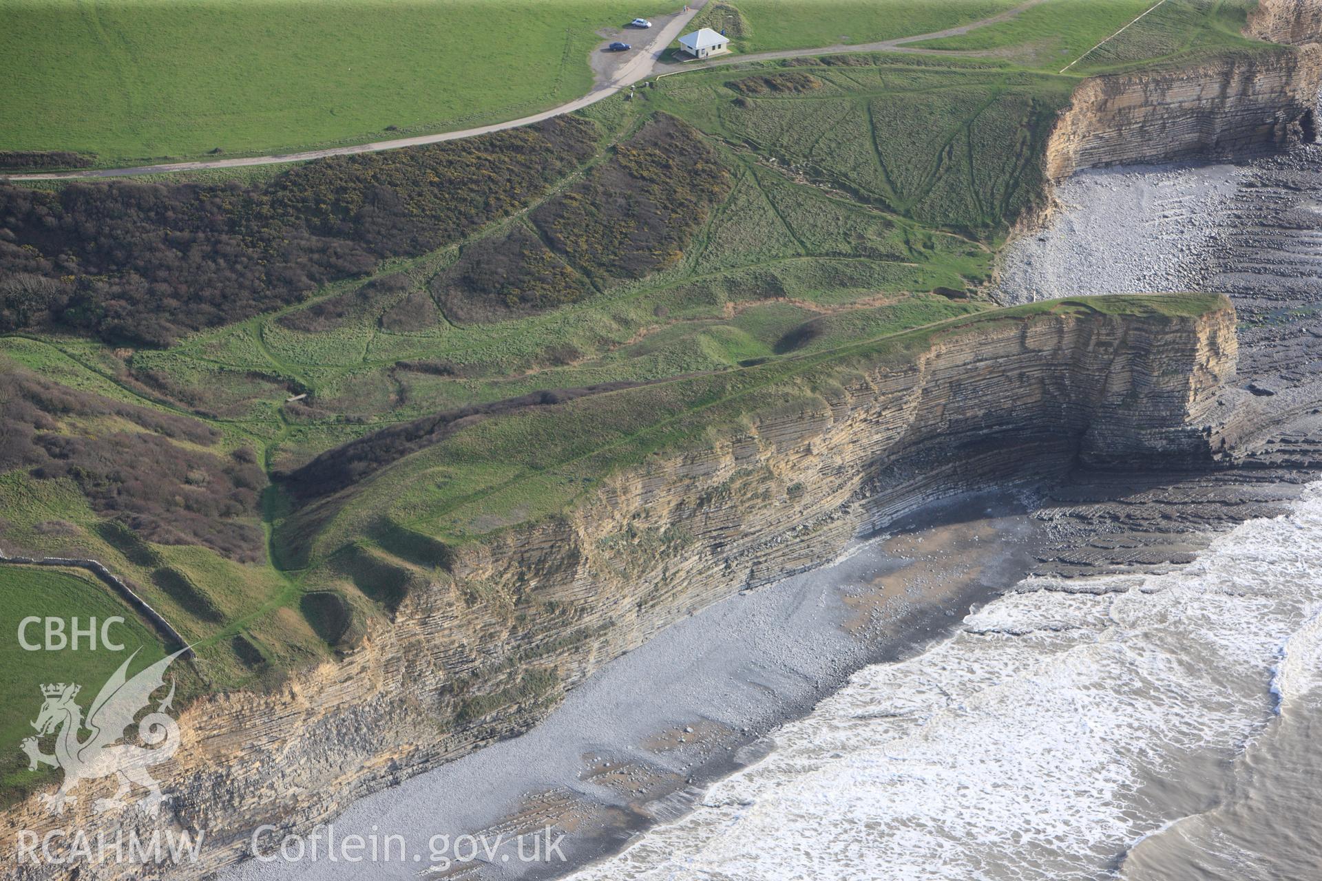 RCAHMW colour oblique photograph of Nash Point Promontory Fort. Taken by Toby Driver on 17/11/2011.