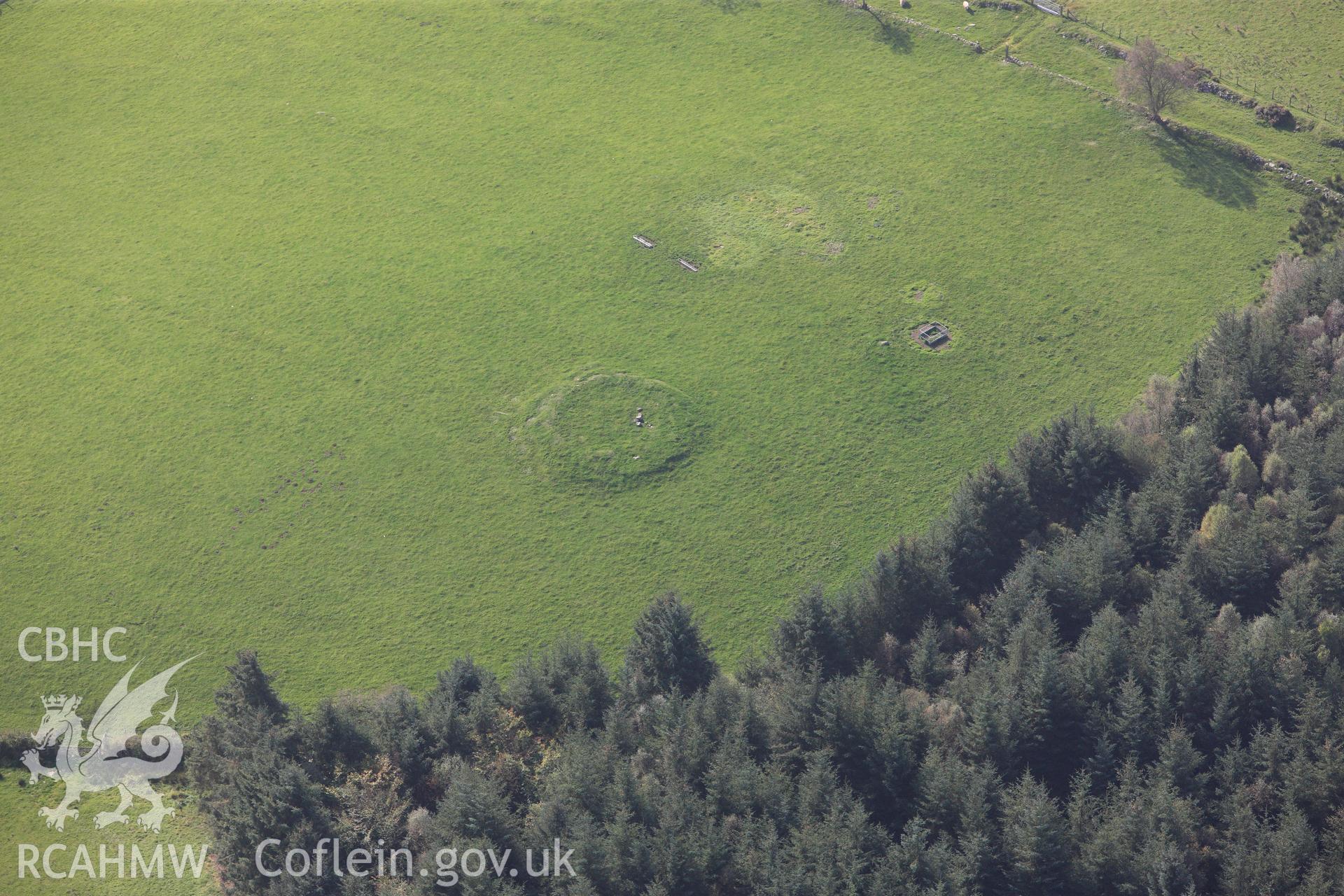 RCAHMW colour oblique photograph of Garw Fynydd, Cairn, Cockpit. Taken by Toby Driver on 04/10/2011.