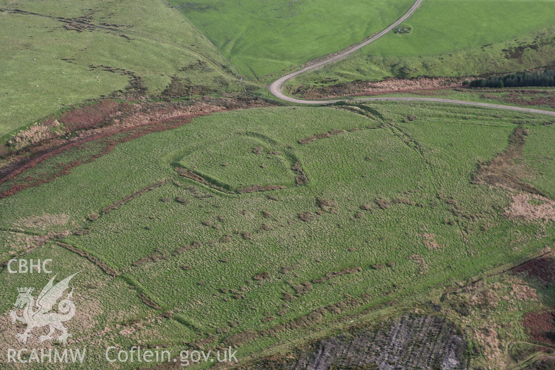 RCAHMW colour oblique photograph of Caer Blaen-y-cwm. Taken by Toby Driver on 17/11/2011.