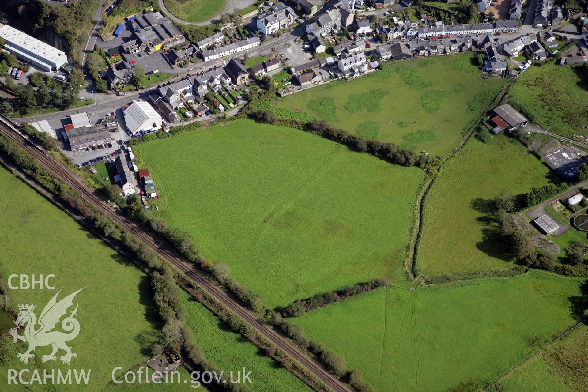 RCAHMW colour oblique photograph of Cambrian Coast Line. Taken by Oliver Davies on 29/09/2011.