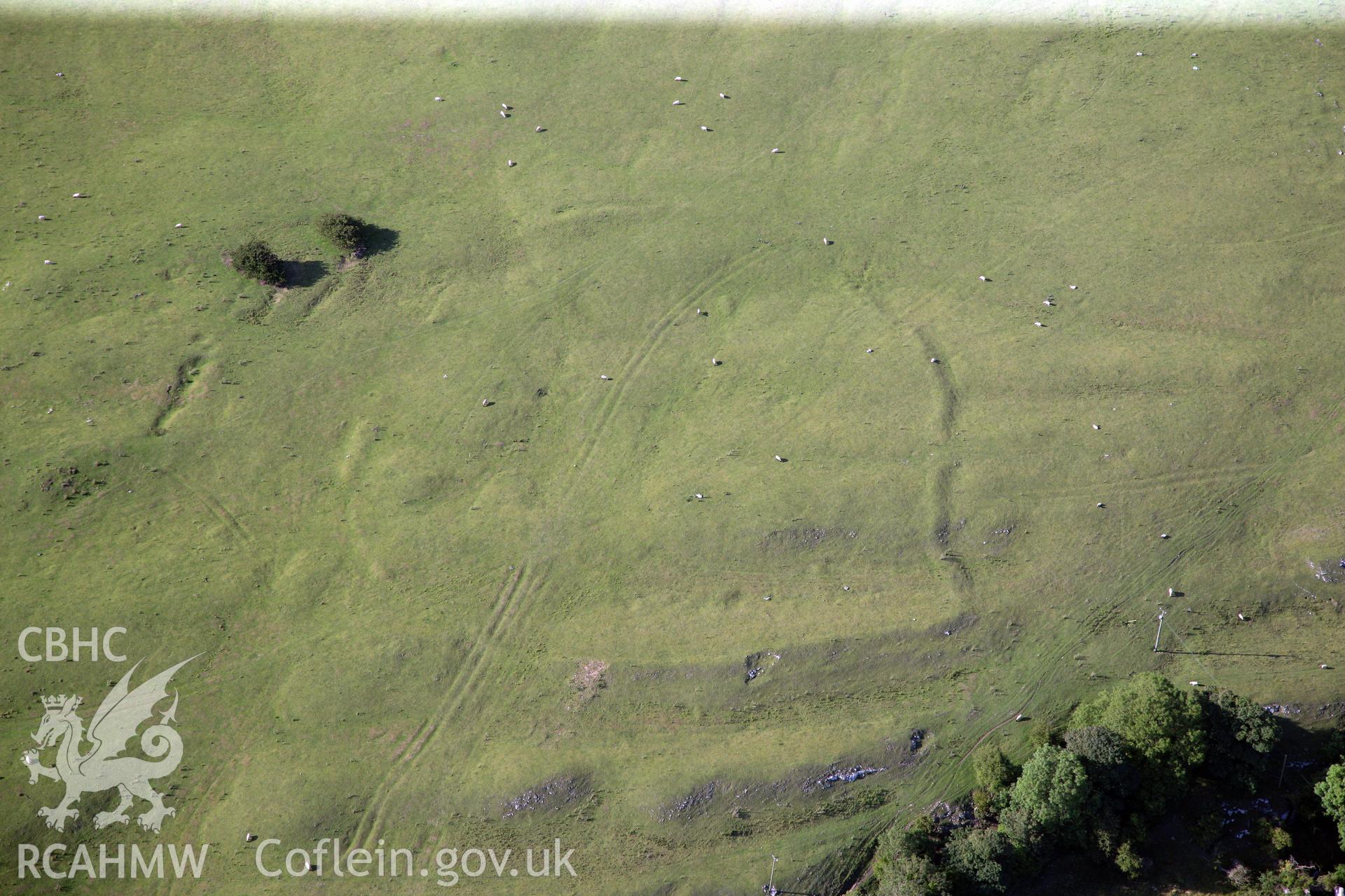 RCAHMW colour oblique photograph of Marian Ffrith enclosure. Taken by Toby Driver and Oliver Davies on 27/07/2011.