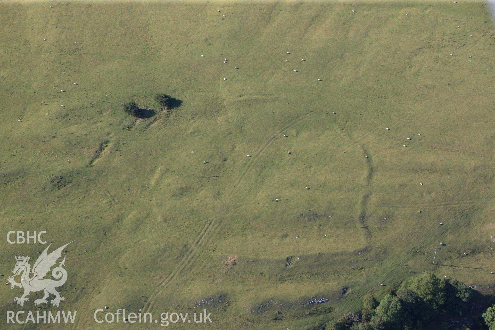 RCAHMW colour oblique photograph of Marian Ffrith enclosure. Taken by Toby Driver and Oliver Davies on 27/07/2011.