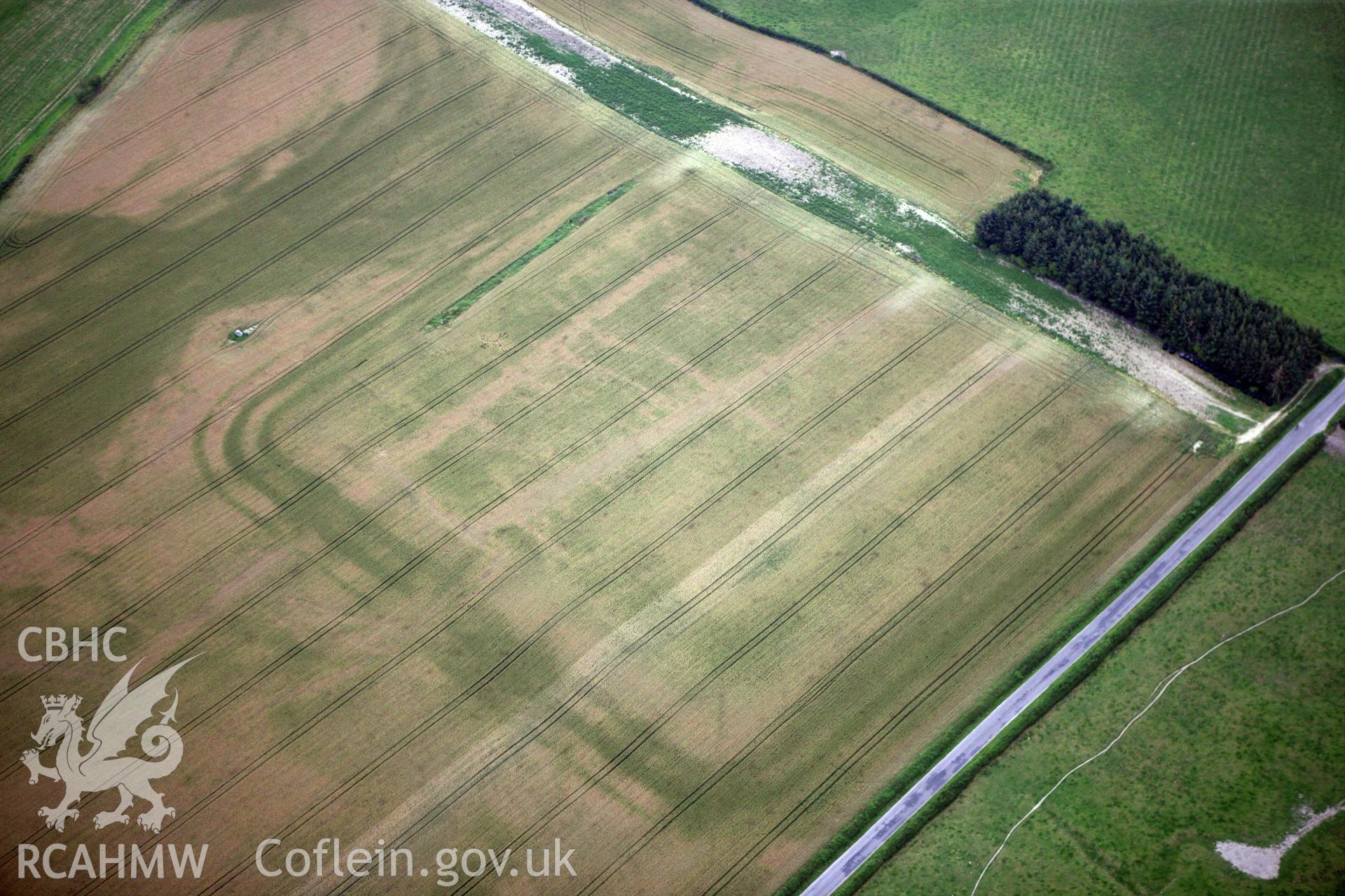 RCAHMW colour oblique photograph of Forden Gaer Roman settlement. Taken by Toby Driver and Oliver Davies on 27/07/2011.