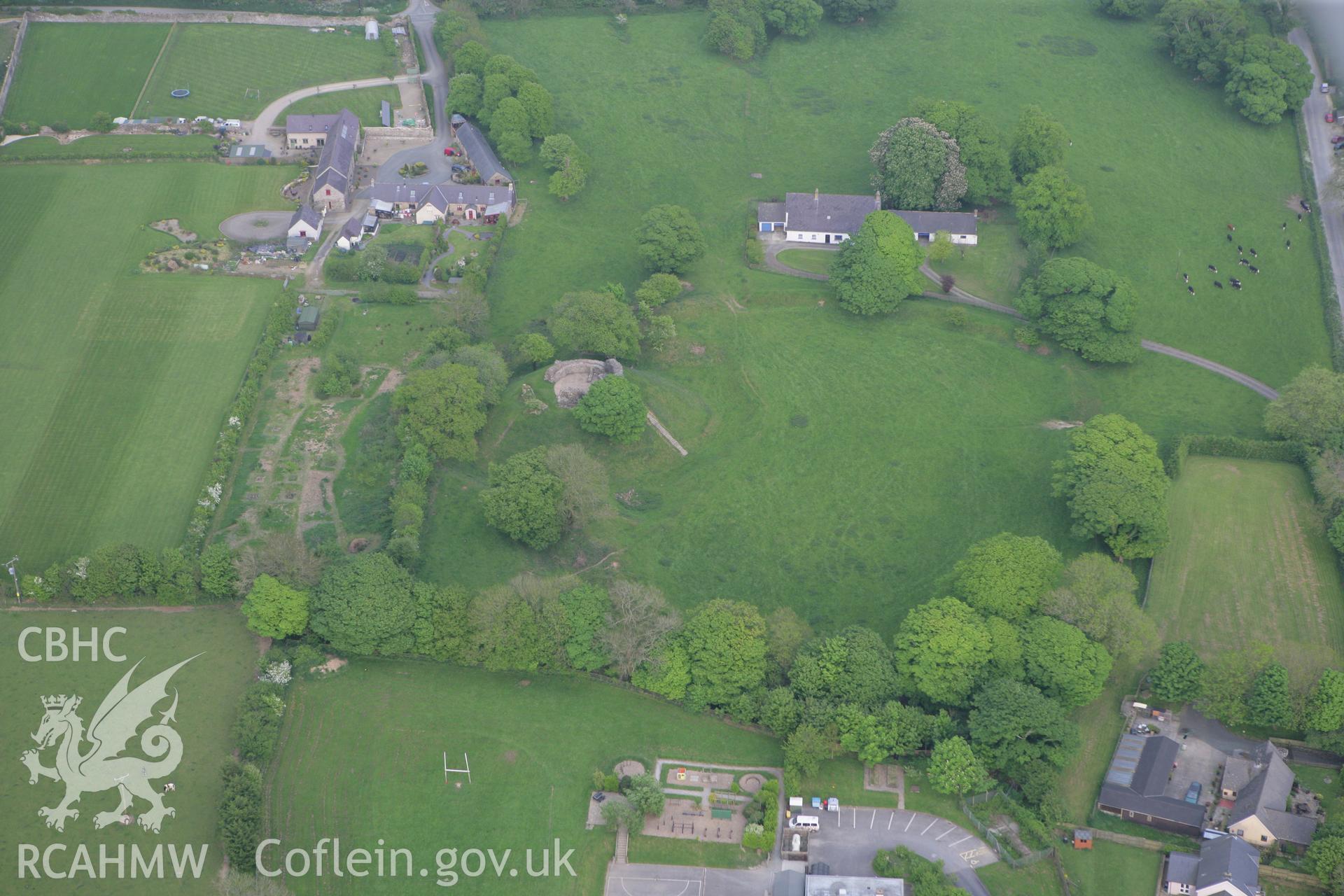 RCAHMW colour oblique photograph of Wiston Castle. Taken by Toby Driver and Oliver Davies on 04/05/2011.