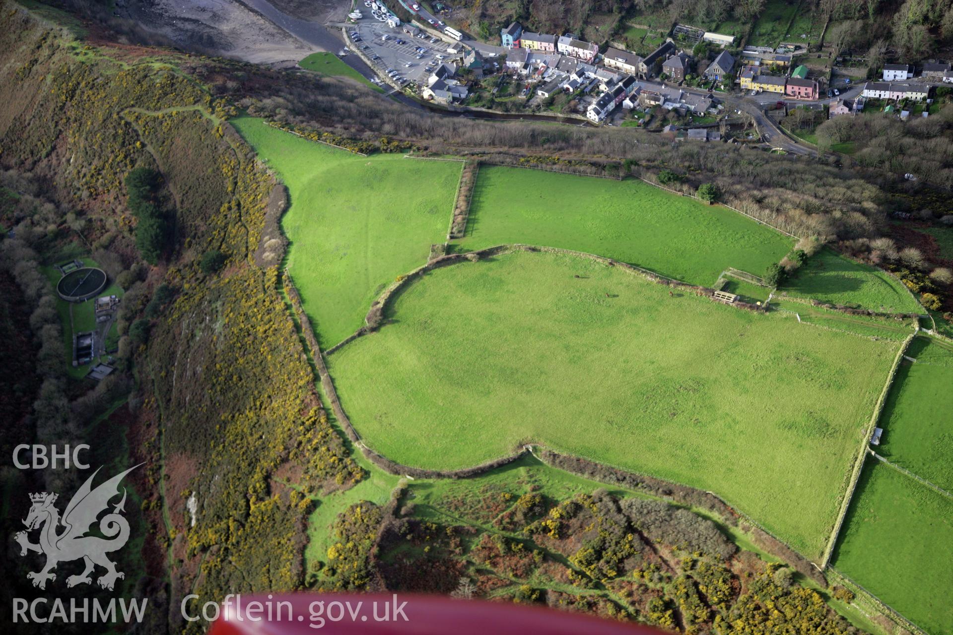 RCAHMW colour oblique photograph of defended enclosure, Solva, viewed from the east. Taken by O. Davies & T. Driver on 22/11/2013.