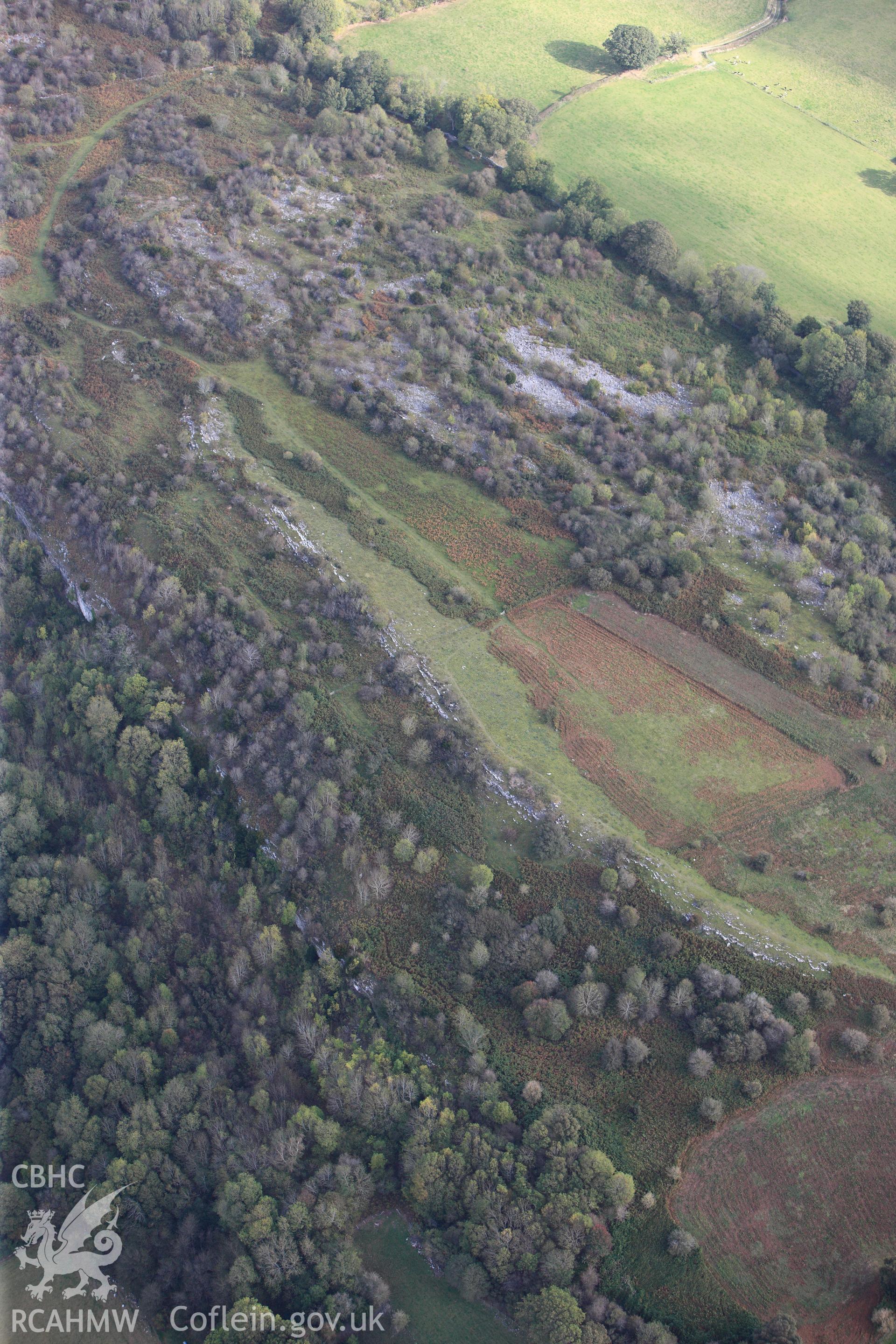 RCAHMW colour oblique photograph of Graig Adwy Wynt, Enclosure. Taken by Toby Driver on 04/10/2011.