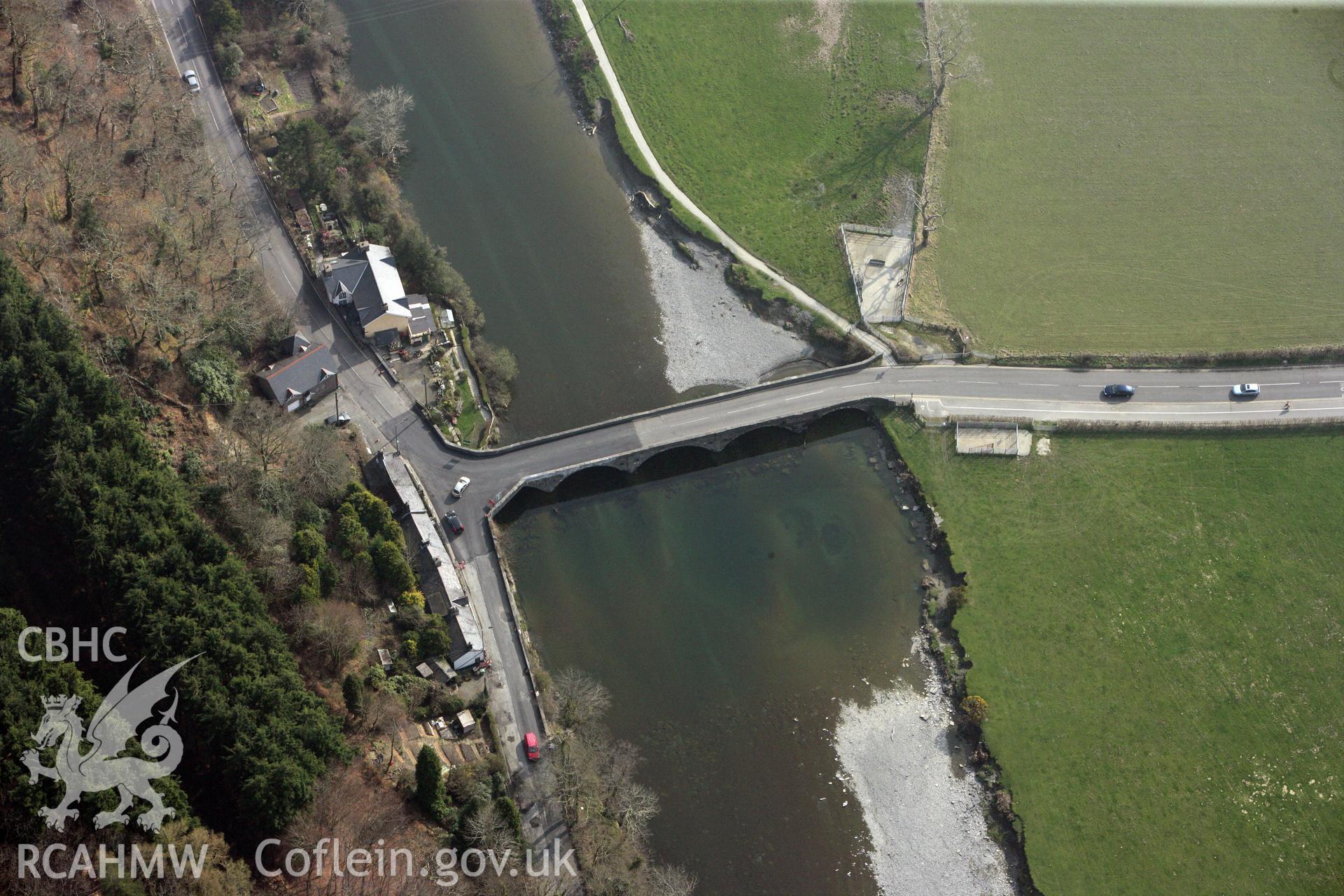 RCAHMW colour oblique photograph of Machynlleth Bridge; Pont ar Ddyfi. Taken by Toby Driver on 25/03/2011.