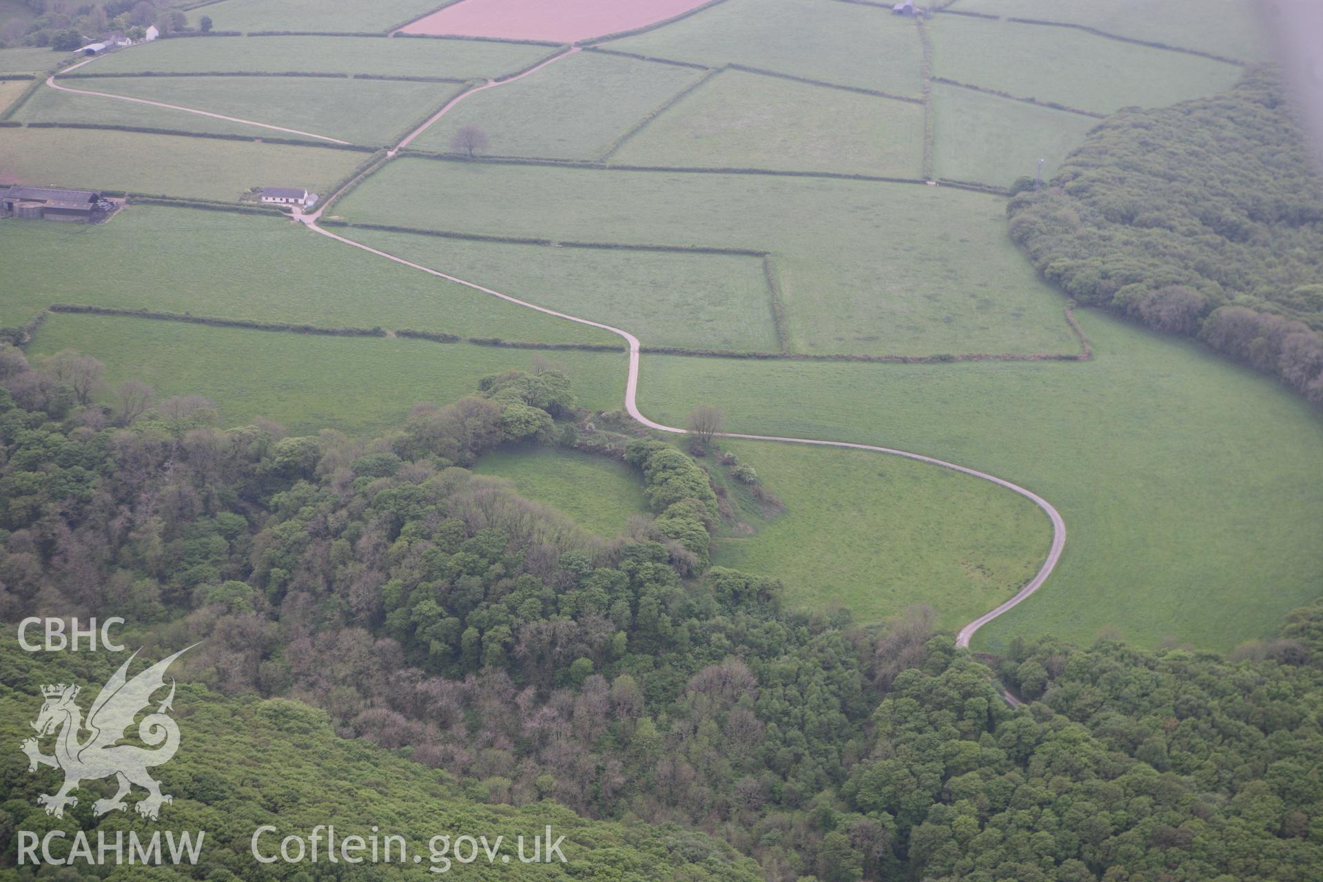 RCAHMW colour oblique photograph of Castell Pen-y-Coed. Taken by Toby Driver and Oliver Davies on 04/05/2011.