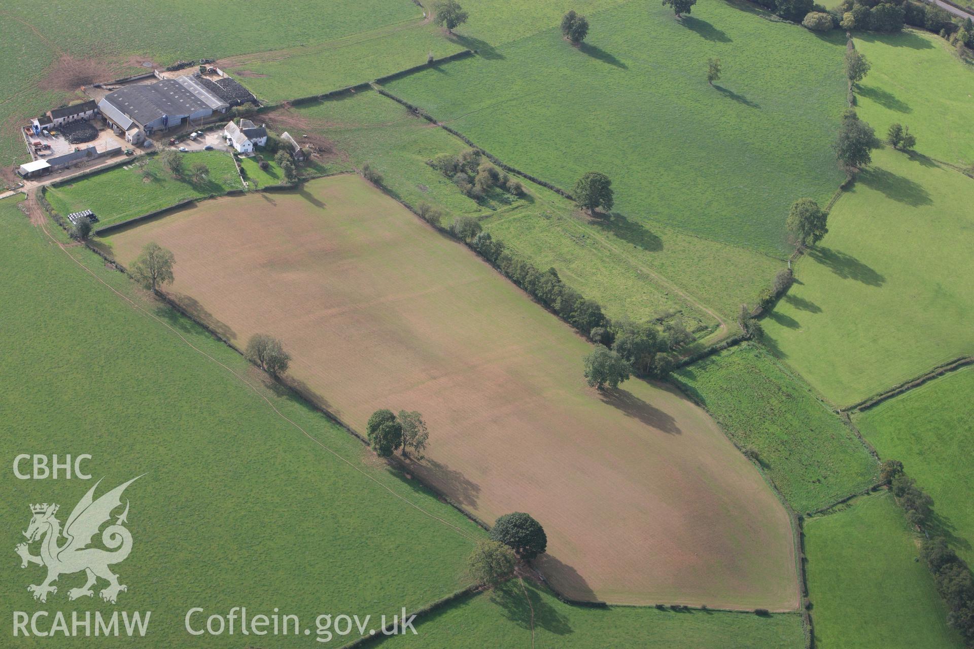 RCAHMW colour oblique photograph of Ffynogion Garden Earthwork, Near Llanfair Dyffryn Clwyd. Taken by Toby Driver on 04/10/2011.