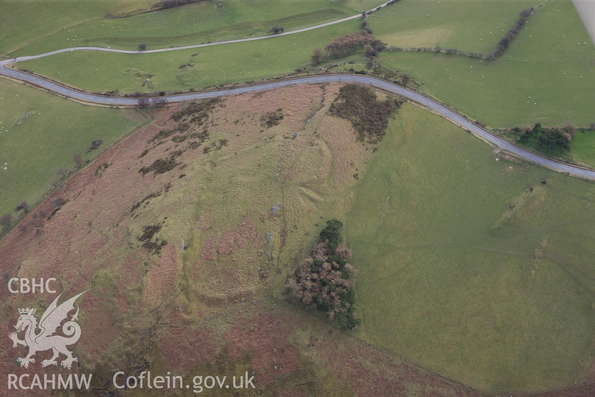 RCAHMW colour oblique photograph of Pen-y-Clun Hillfort. Taken by Toby Driver on 22/03/2011.