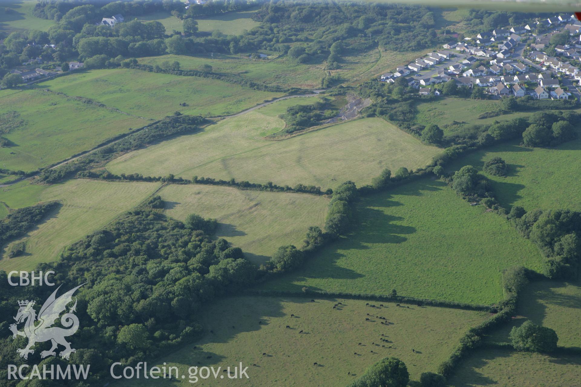 RCAHMW colour oblique photograph of Coed y Glyn roundhouse settlement. Taken by Toby Driver and Oliver Davies on 27/07/2011.