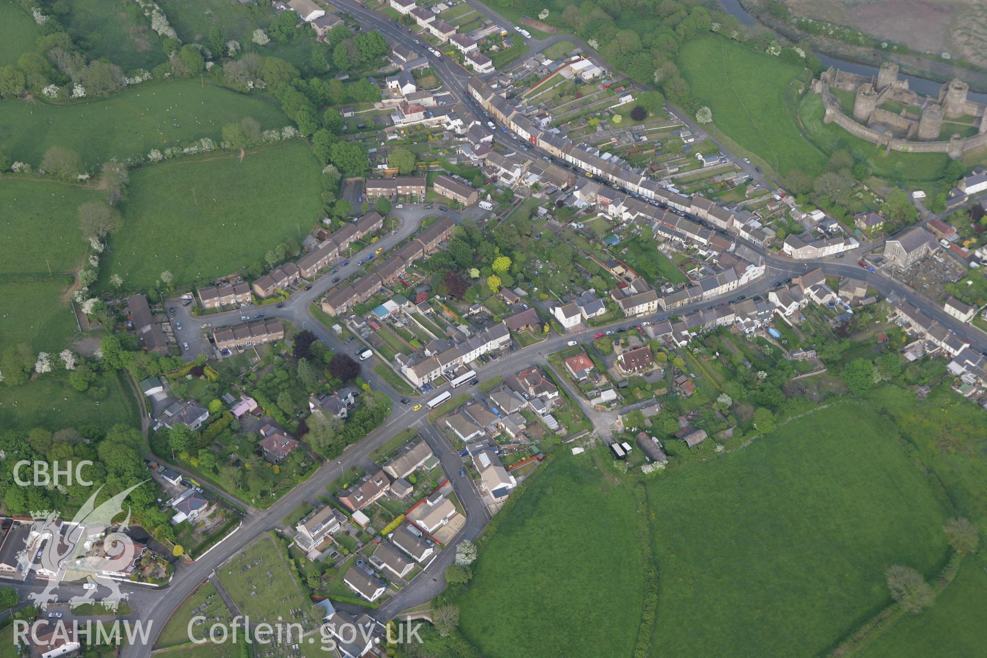 RCAHMW colour oblique photograph of Kidwelly. Taken by Toby Driver and Oliver Davies on 04/05/2011.