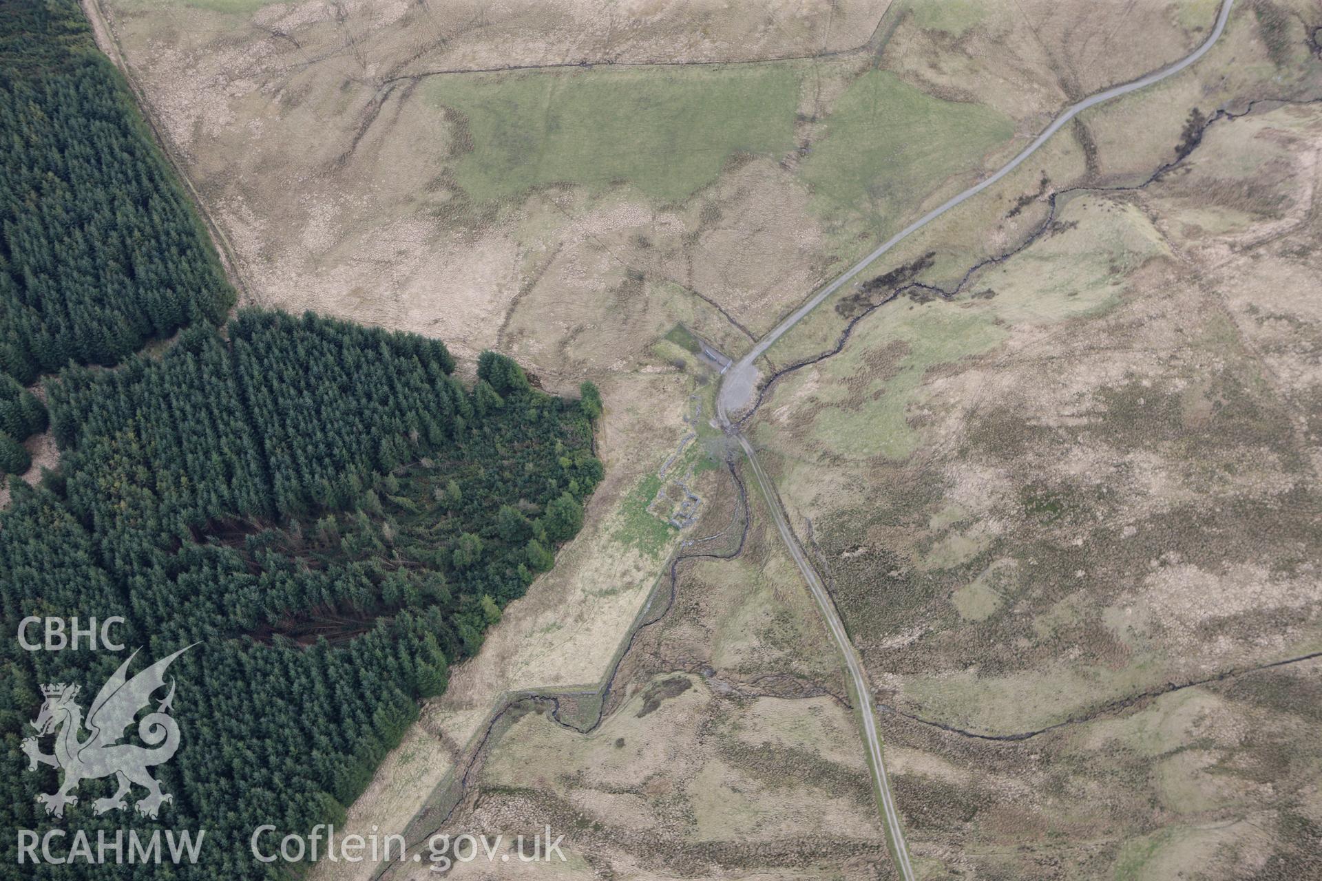 RCAHMW colour oblique photograph of Bon-y-Maen Root Store, 800m NW of Blaen y Cwm. Taken by Toby Driver on 22/03/2011.