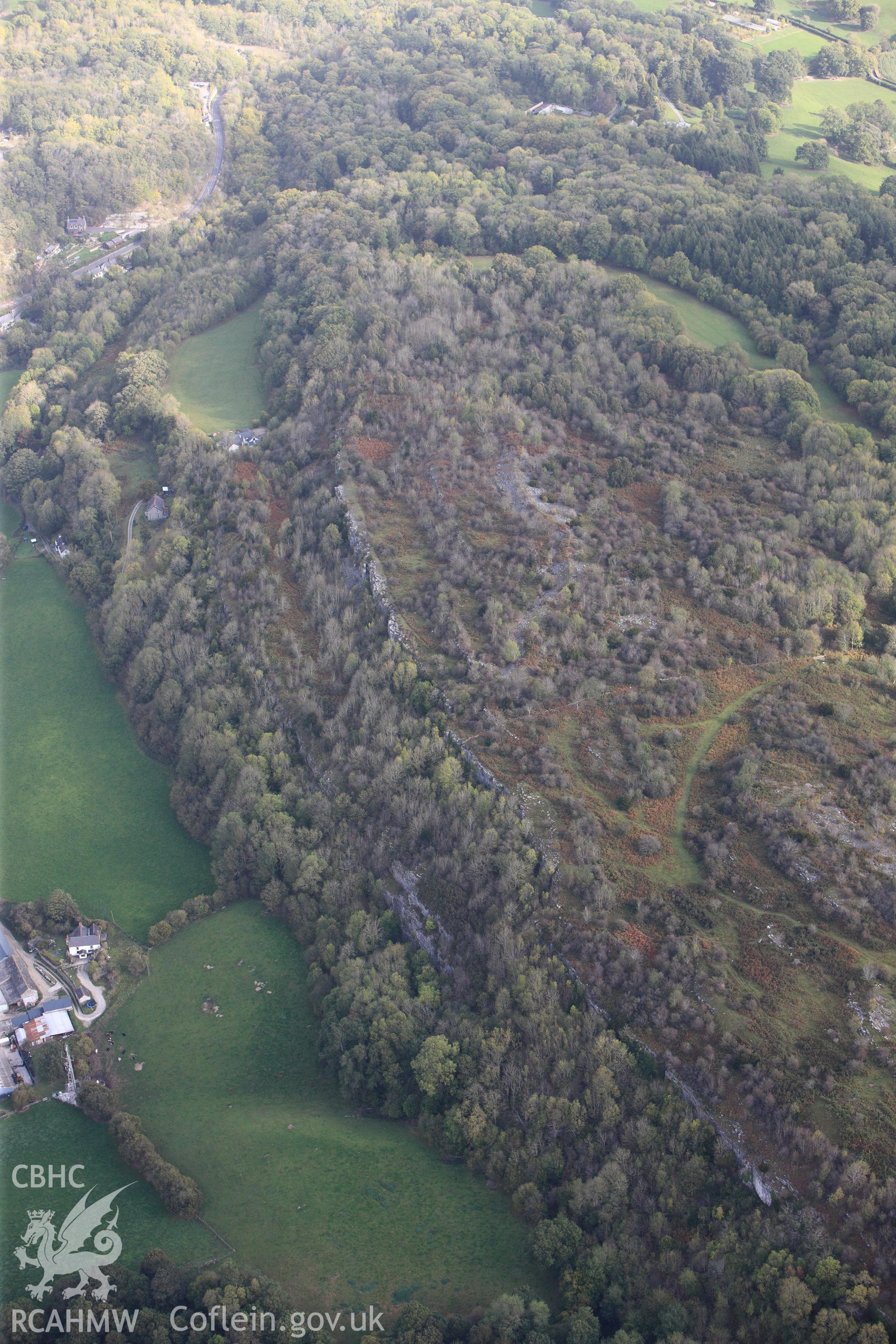 RCAHMW colour oblique photograph of Graig Adwy Wynt, Enclosure. Taken by Toby Driver on 04/10/2011.