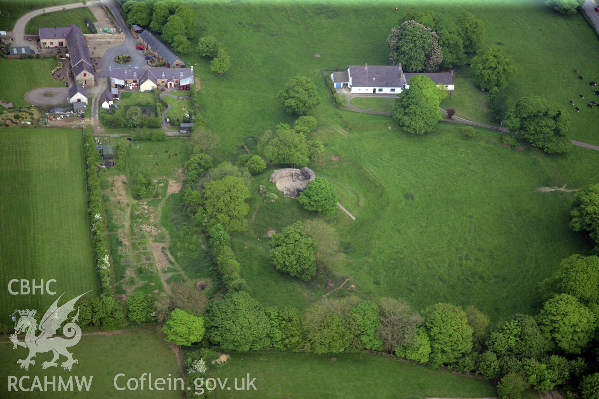 RCAHMW colour oblique photograph of Wiston Castle. Taken by Toby Driver and Oliver Davies on 04/05/2011.