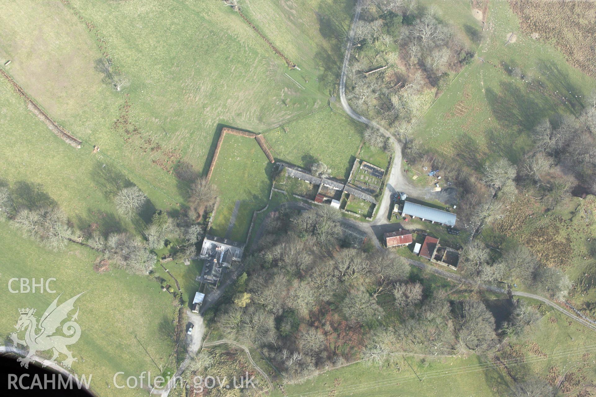 RCAHMW colour oblique photograph of Llynlloedd Farm. Taken by Toby Driver on 25/03/2011.