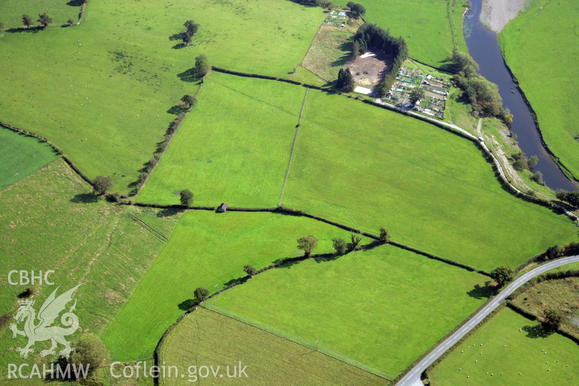 RCAHMW colour oblique photograph of Llwyn-Y-Brain, Roman Fort. Taken by Oliver Davies on 29/09/2011.