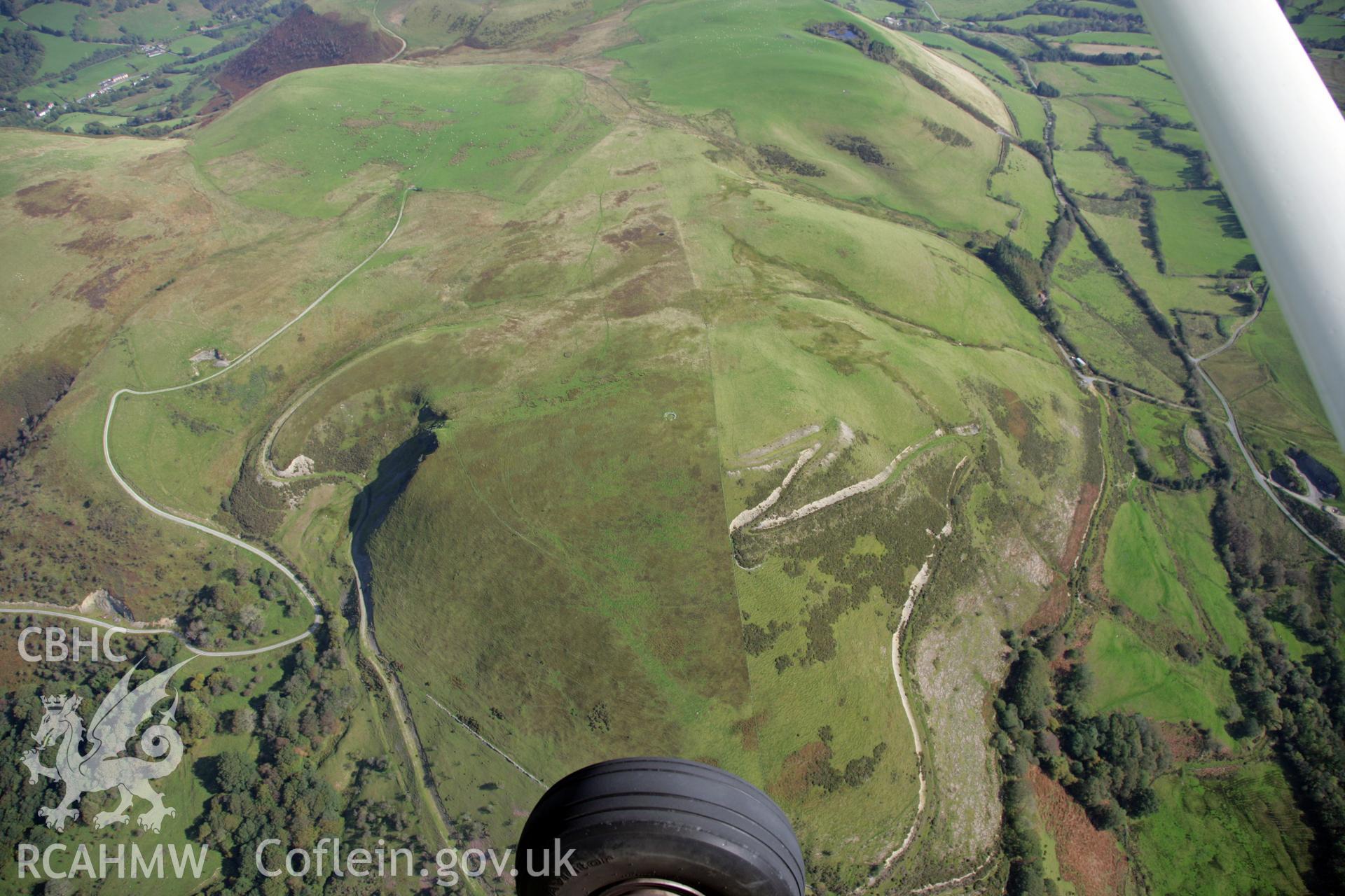 RCAHMW colour oblique photograph of Cerrig Gaerau Stone Circle. Taken by Oliver Davies on 29/09/2011.