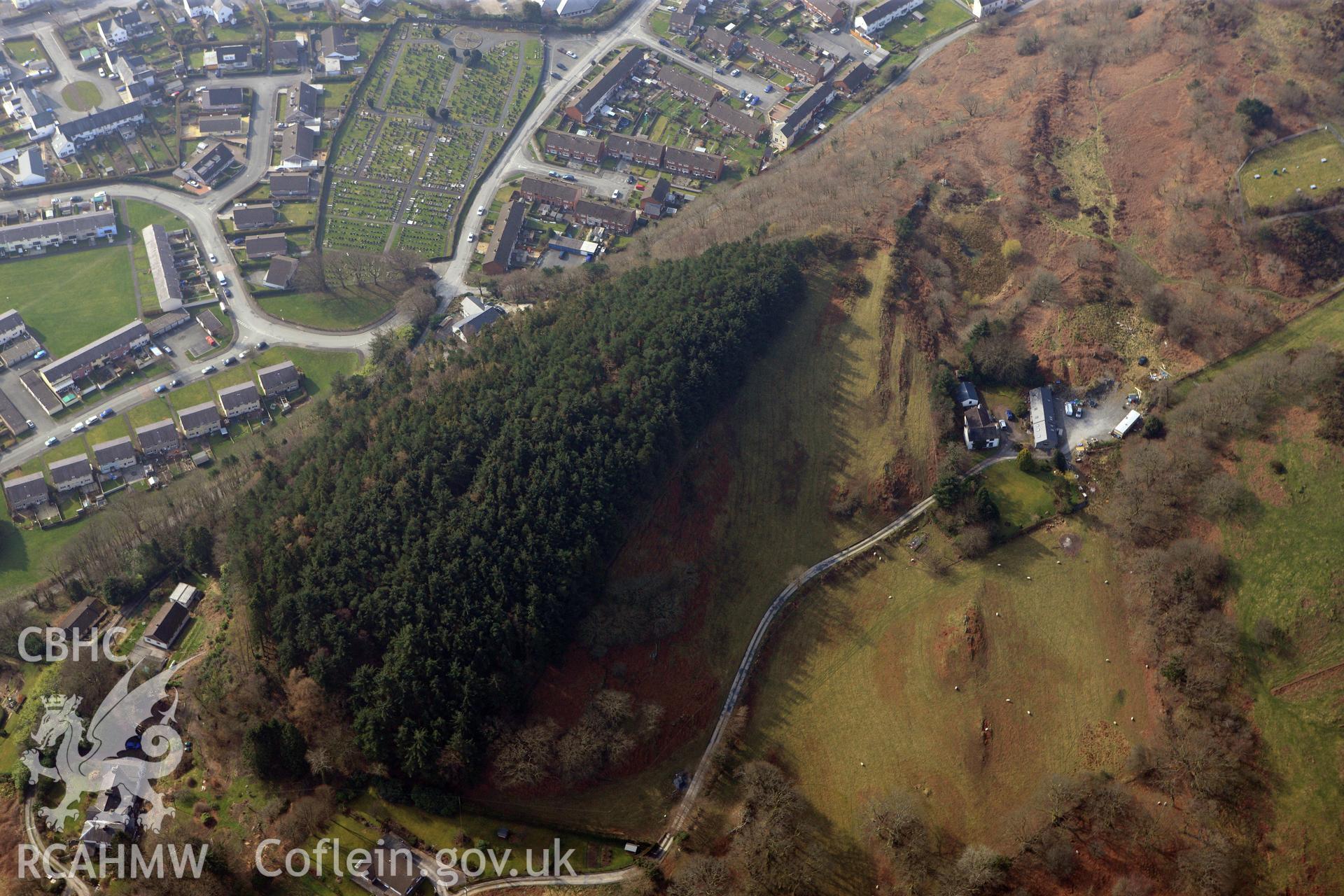 RCAHMW colour oblique photograph of Gallt-y-Gog hillfort. Taken by Toby Driver on 25/03/2011.