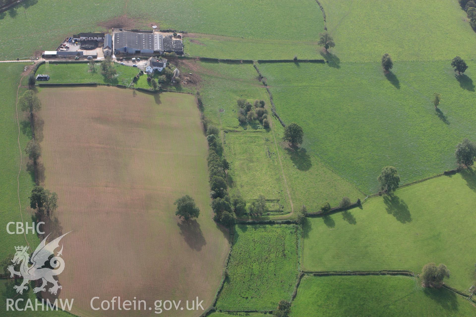 RCAHMW colour oblique photograph of Ffynogion Garden Earthwork, Near Llanfair Dyffryn Clwyd. Taken by Toby Driver on 04/10/2011.