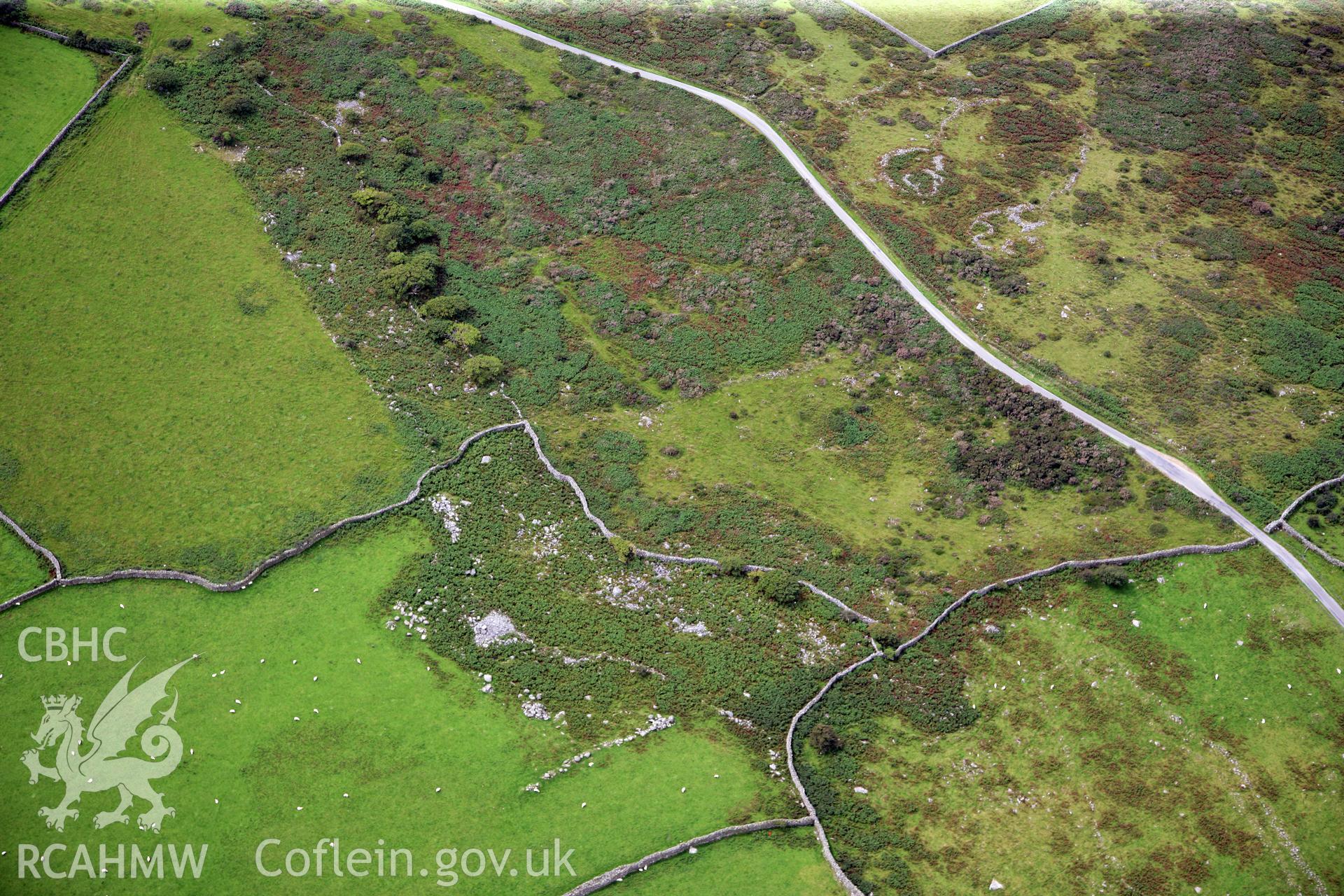 RCAHMW colour oblique photograph of Muriau'r Gwyddelod, Settlement Complex. Taken by Toby Driver on 17/08/2011.