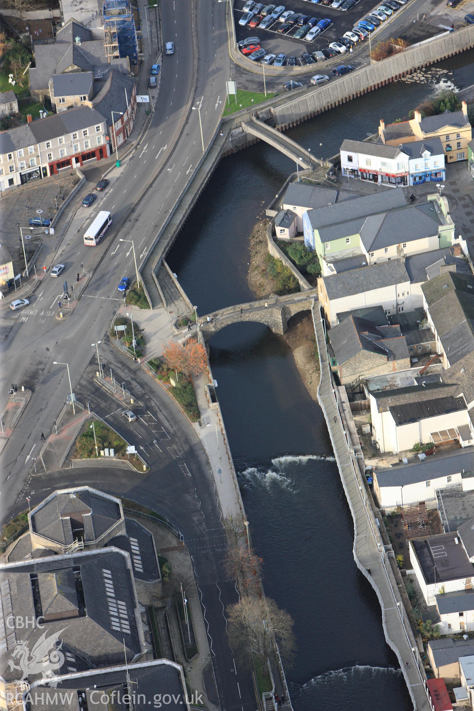 RCAHMW colour oblique photograph of Old Bridge, Pennebont. Taken by Toby Driver on 17/11/2011.