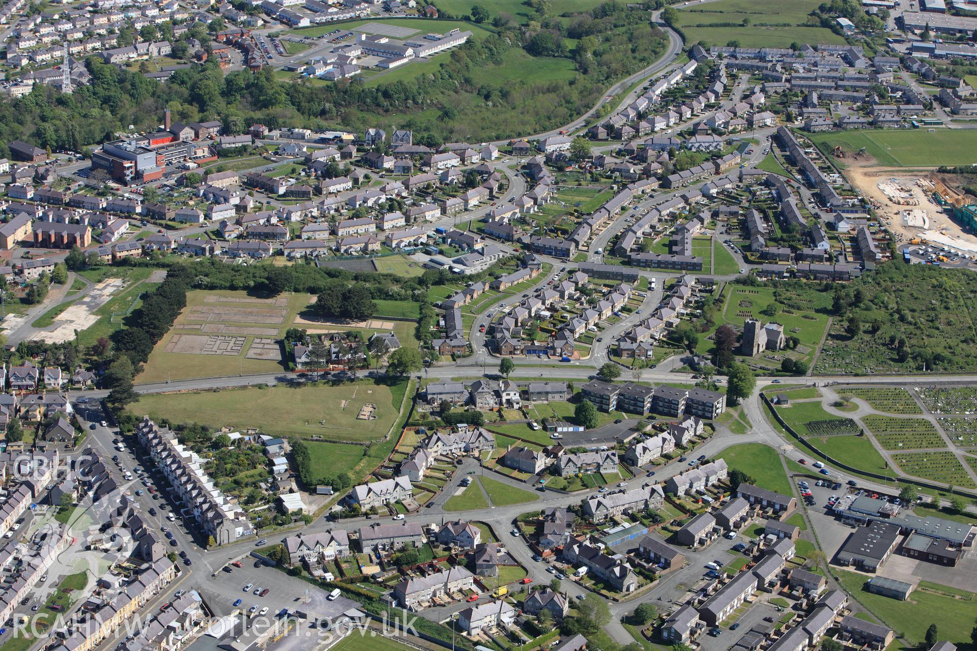 RCAHMW colour oblique photograph of Segontium Roman Military Settlement, Caernarfon. Taken by Toby Driver on 03/05/2011.