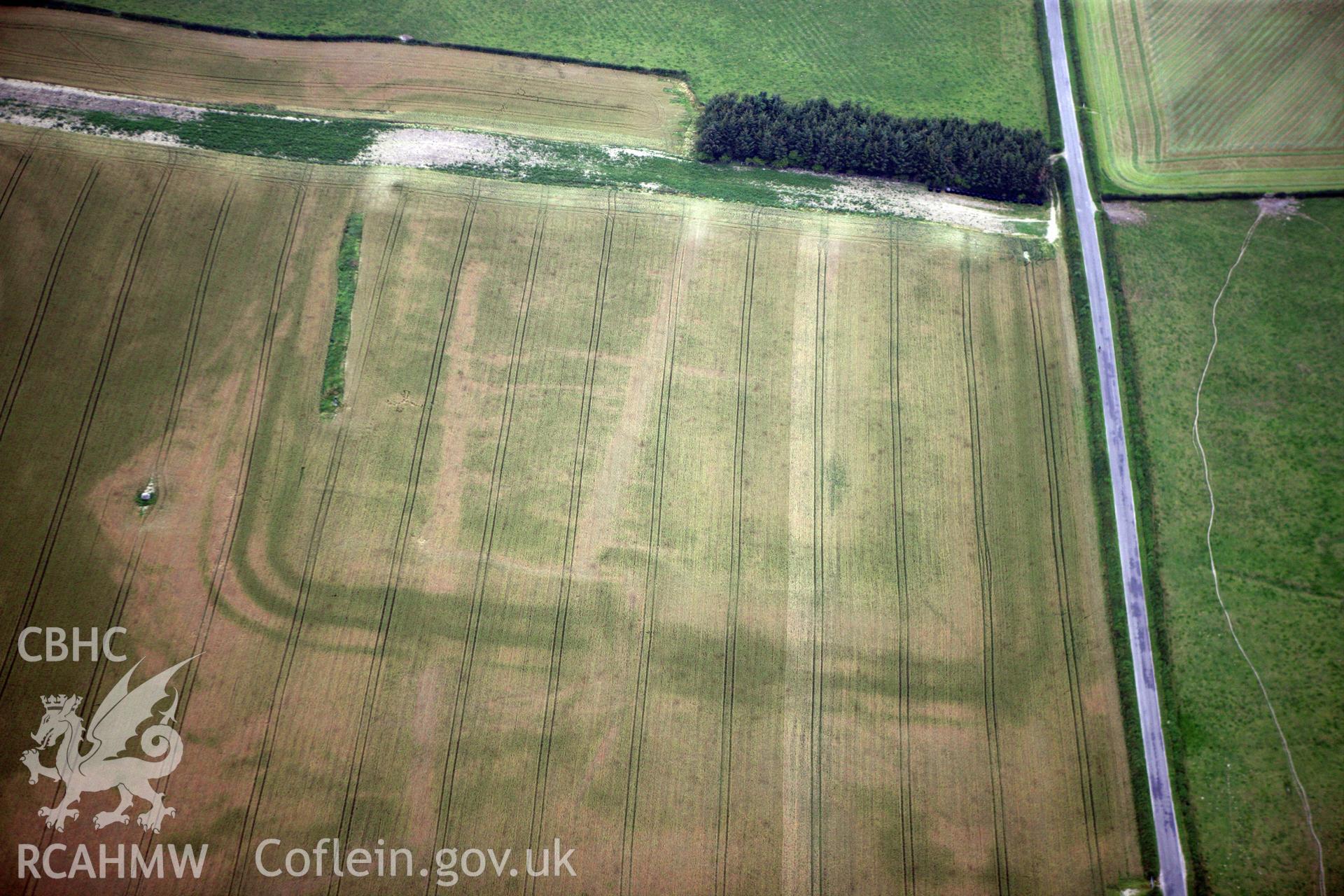 RCAHMW colour oblique photograph of Forden Gaer Roman settlement. Taken by Toby Driver and Oliver Davies on 27/07/2011.