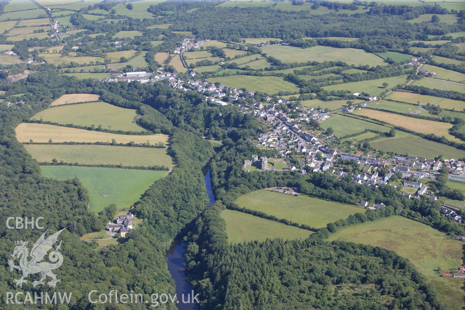 RCAHMW colour oblique photograph of Cilgerran. Taken by Toby Driver and Oliver Davies on 28/06/2011.