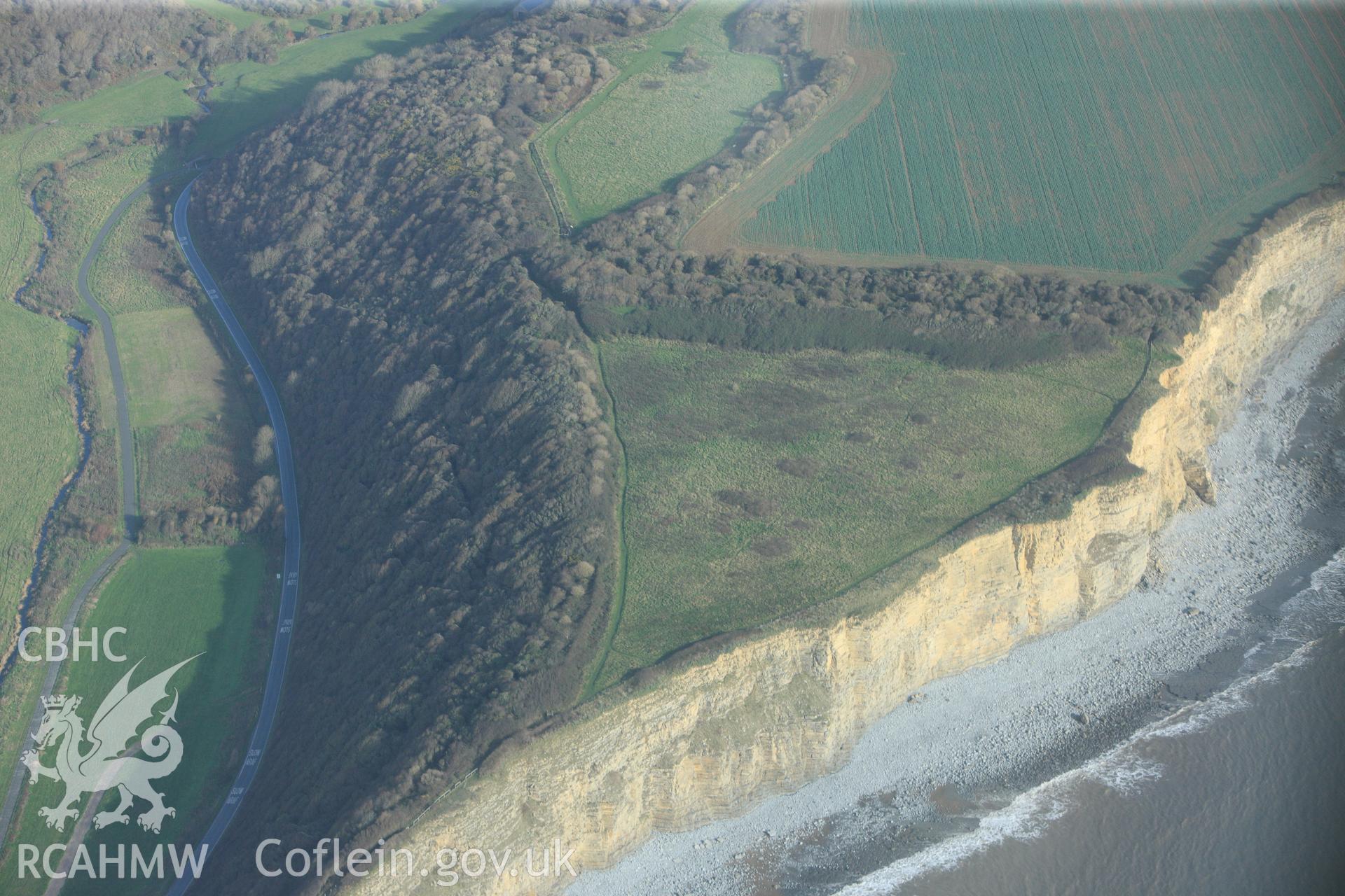 RCAHMW colour oblique photograph of Castle Ditches Camp. Taken by Toby Driver on 17/11/2011.