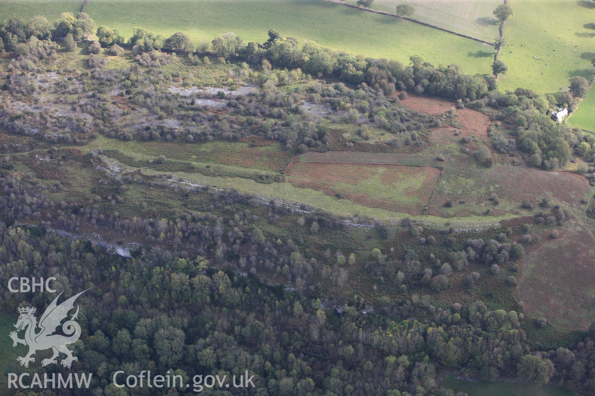 RCAHMW colour oblique photograph of Graig Adwy Wynt, Enclosure. Taken by Toby Driver on 04/10/2011.