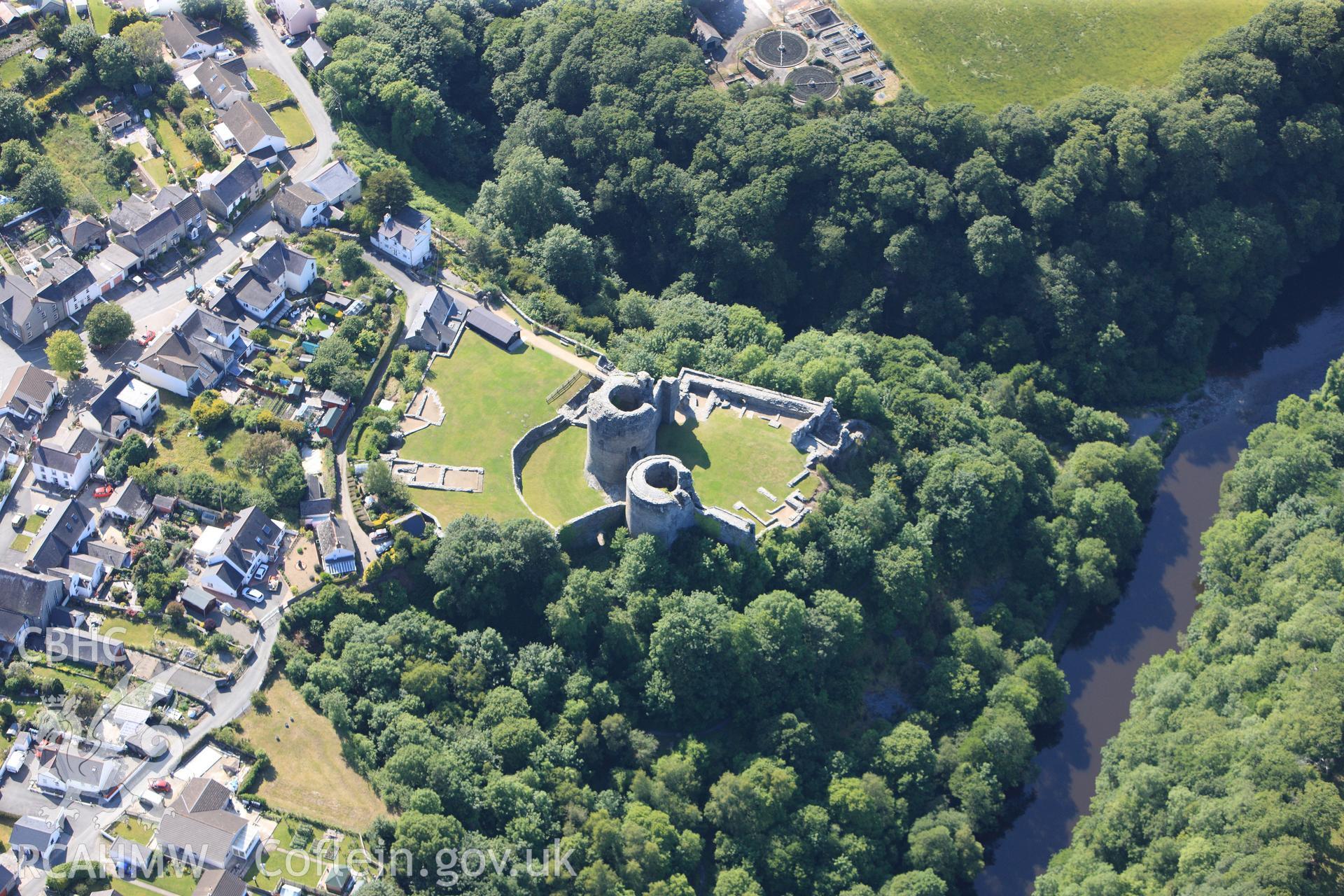 RCAHMW colour oblique photograph of Cilgerran castle. Taken by Toby Driver and Oliver Davies on 28/06/2011.