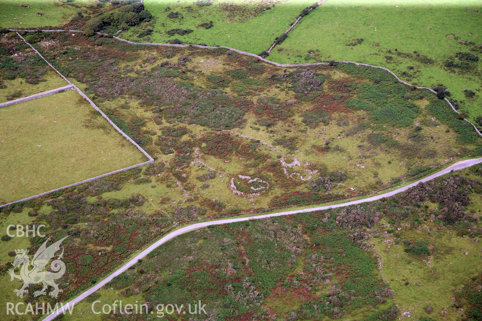 RCAHMW colour oblique photograph of Muriau'r Gwyddelod, Settlement Complex. Taken by Toby Driver on 17/08/2011.