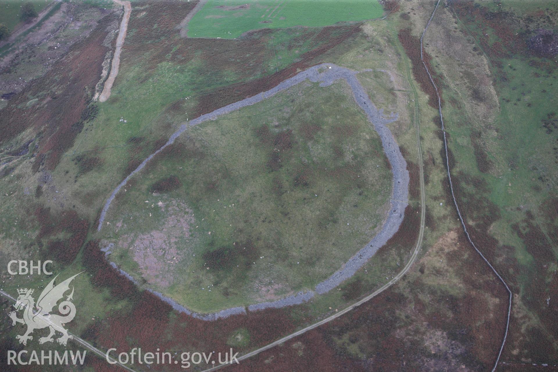 RCAHMW colour oblique photograph of Caer Drewyn Hillfort. Taken by Toby Driver on 04/10/2011.