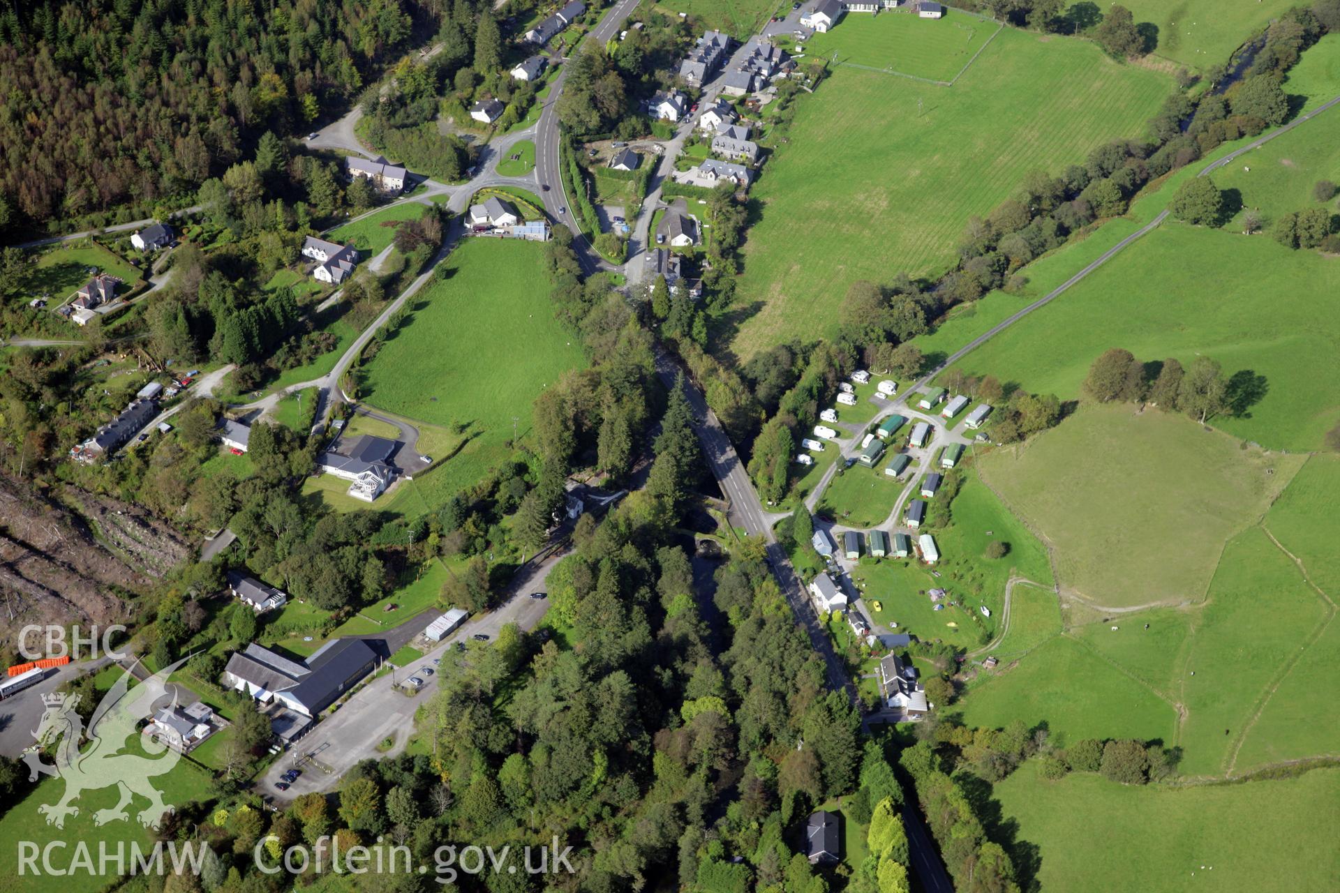 RCAHMW colour oblique photograph of Pont Minllyn; Pont-Y-Ffinnant Dinas Mawddwy. Taken by Oliver Davies on 29/09/2011.