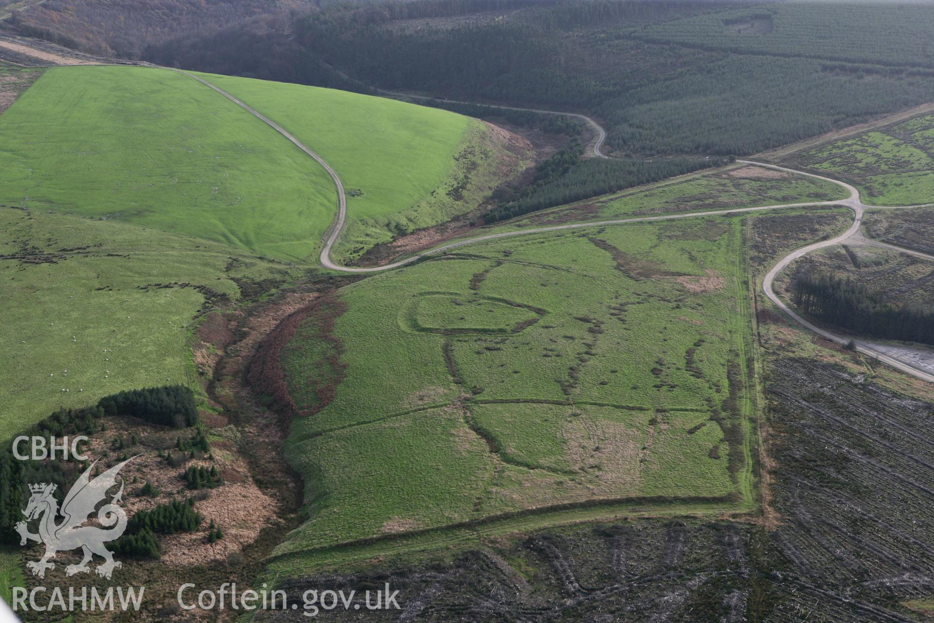 RCAHMW colour oblique photograph of Caer Blaen-y-cwm. Taken by Toby Driver on 17/11/2011.