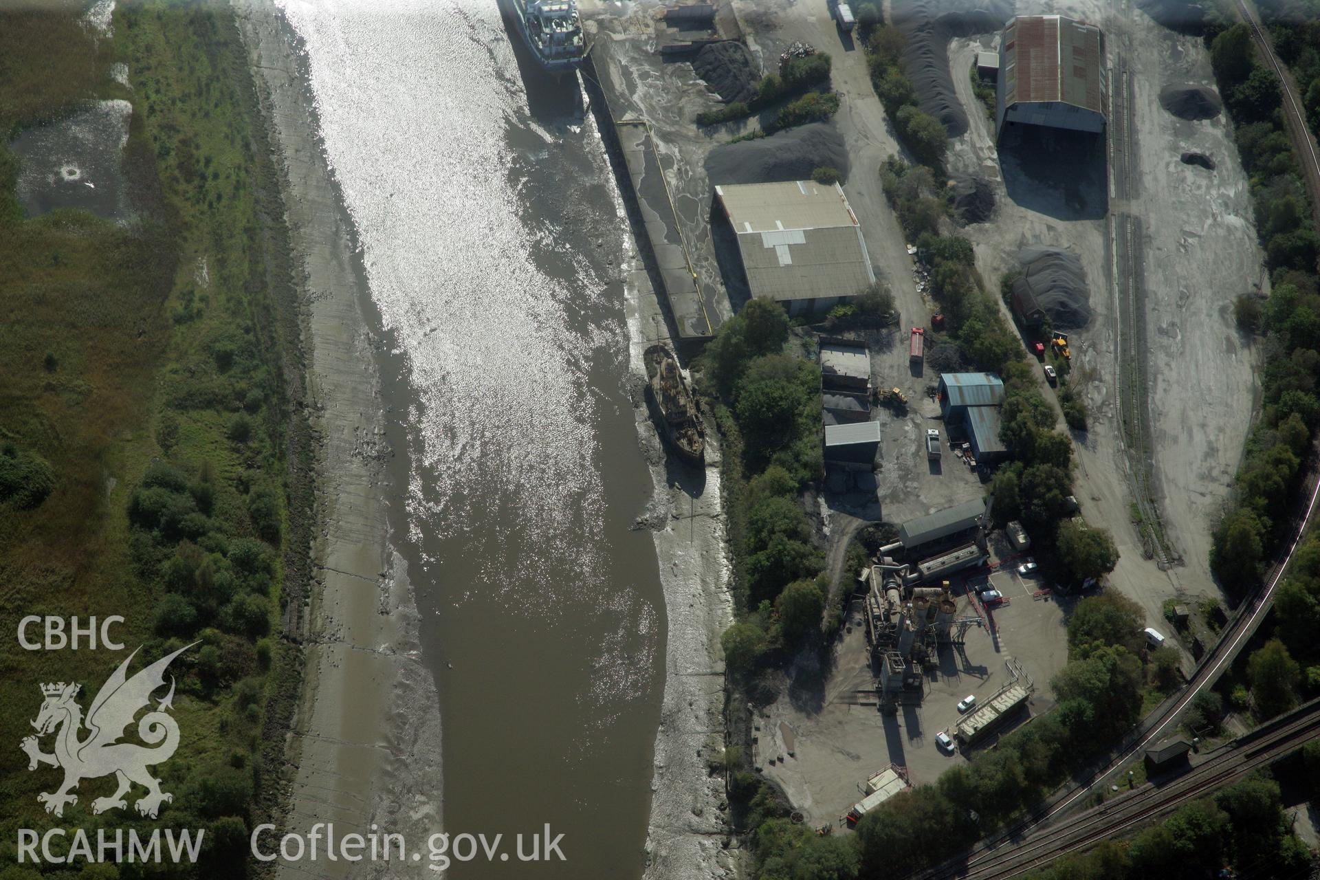 RCAHMW colour oblique photograph of River Neath (between Coedffranc and Briton Ferry), looking south. Taken by Toby Driver and Oliver Davies on 28/09/2011.