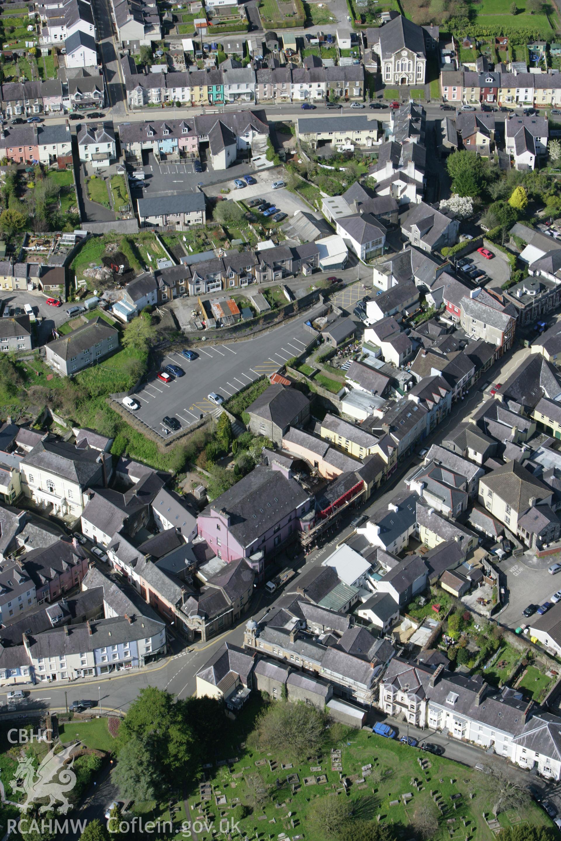 RCAHMW colour oblique photograph of Llandeilo. Taken by Toby Driver on 08/04/2011.