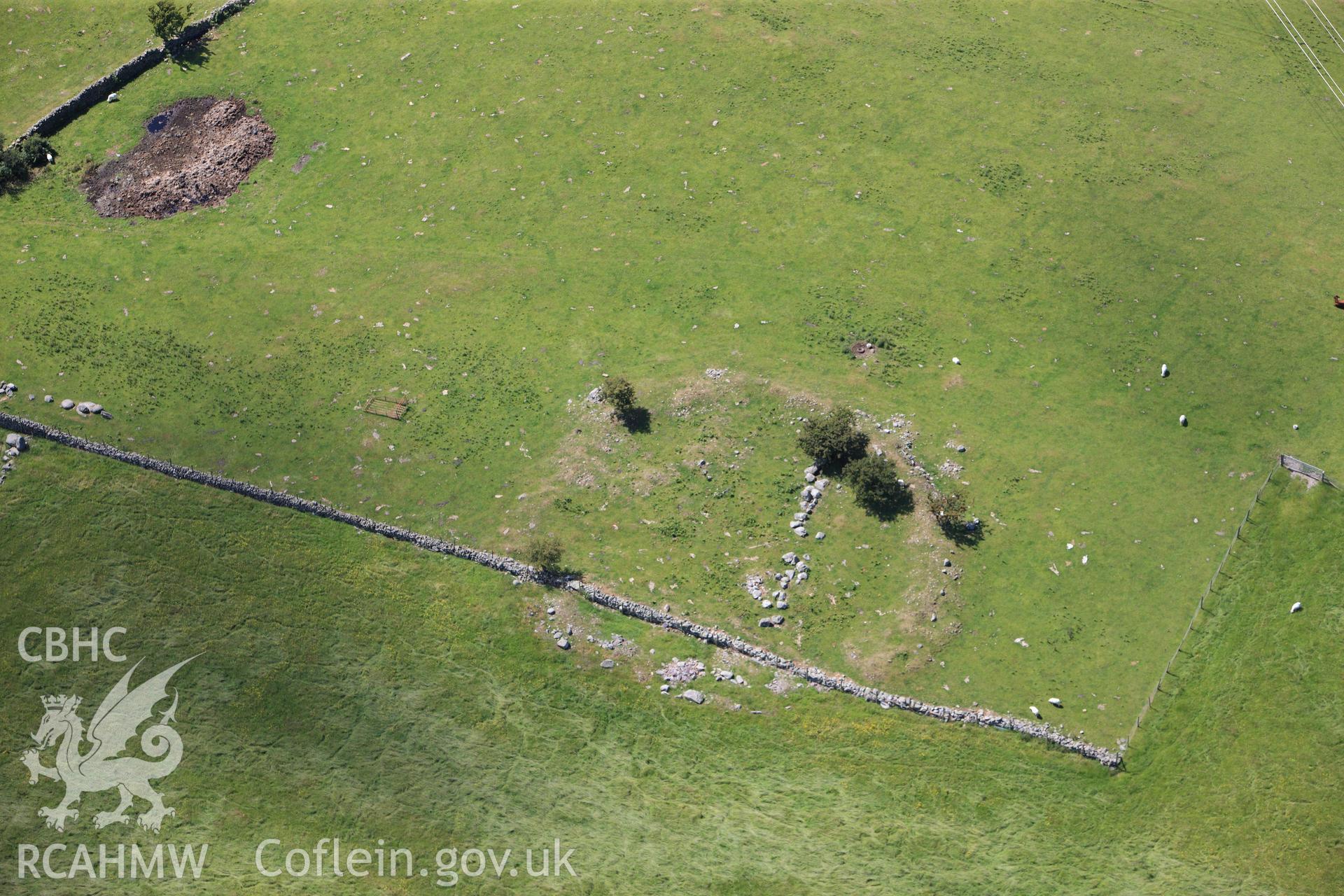 RCAHMW colour oblique photograph of Rhiw Goch camp, settlement enclosure. Taken by Toby Driver on 20/07/2011.