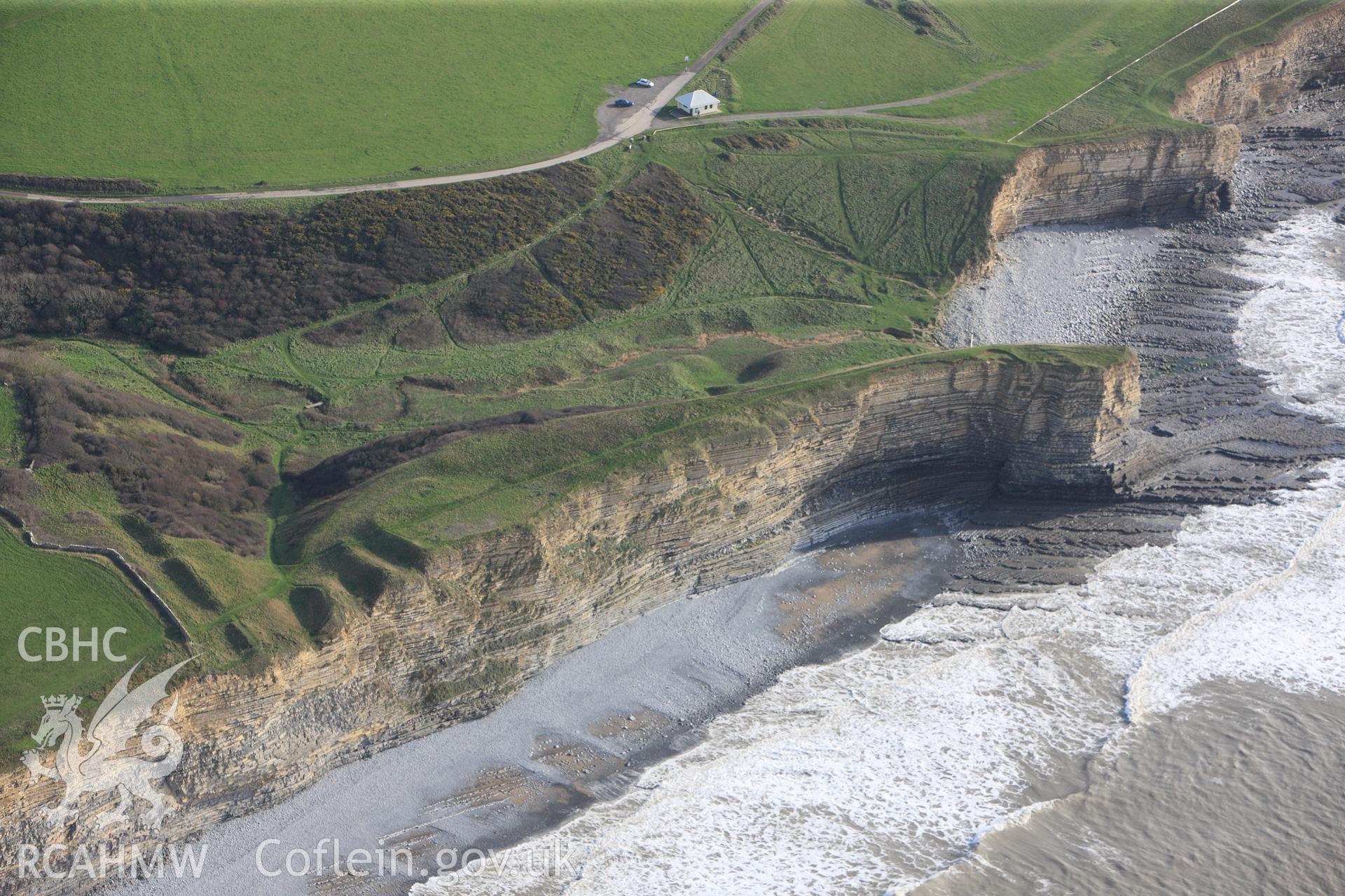 RCAHMW colour oblique photograph of Nash Point Promontory Fort. Taken by Toby Driver on 17/11/2011.