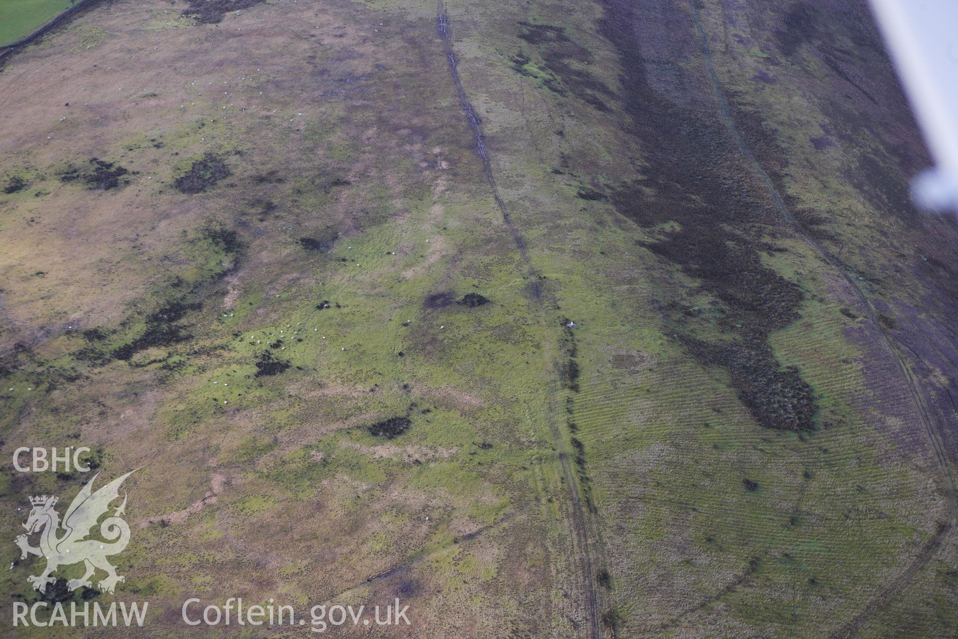 RCAHMW colour oblique photograph of Graig Fawr (West) Enclosure. Taken by Toby Driver on 27/01/2012.