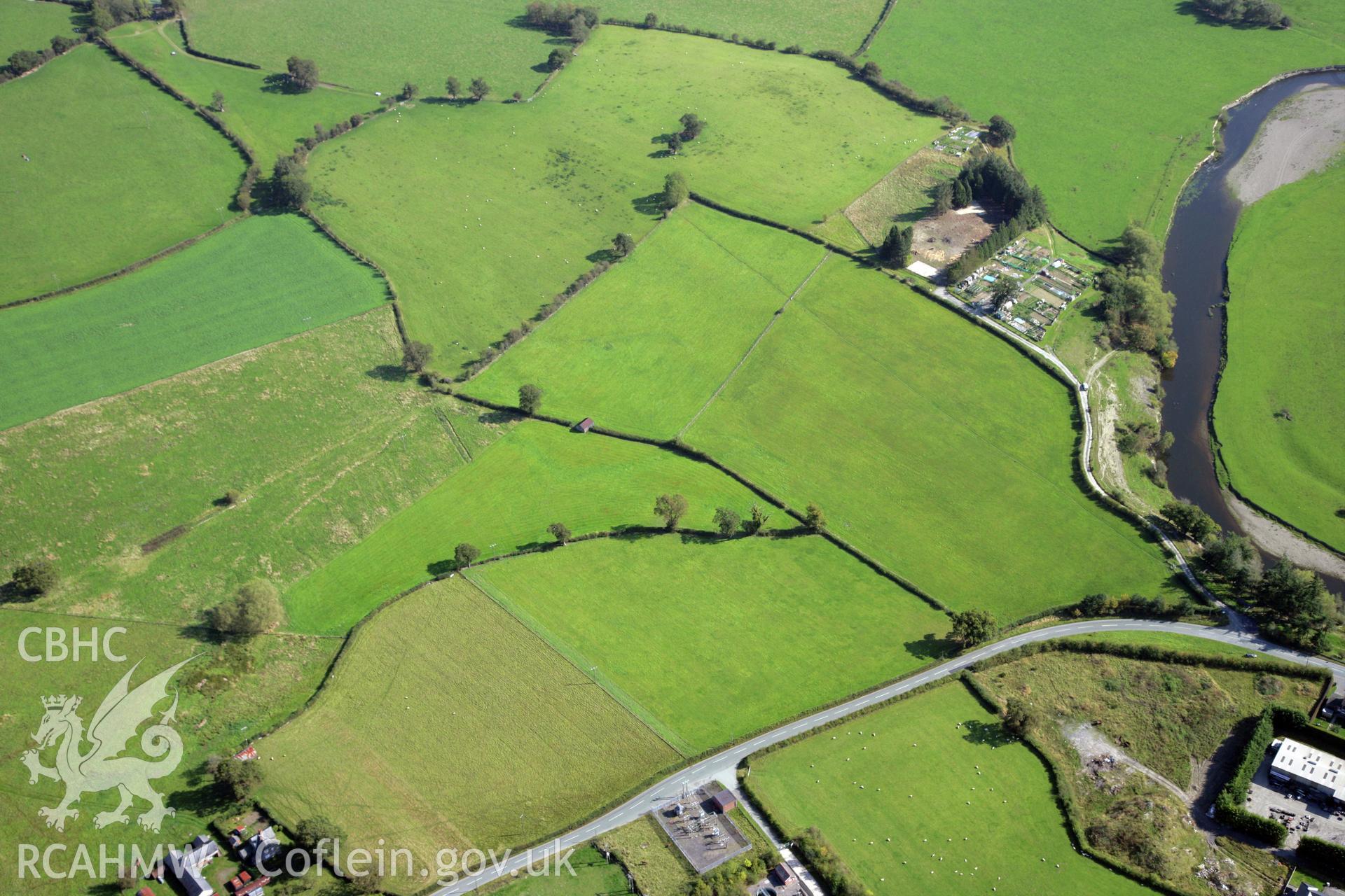 RCAHMW colour oblique photograph of Llwyn-Y-Brain, Roman Fort. Taken by Oliver Davies on 29/09/2011.