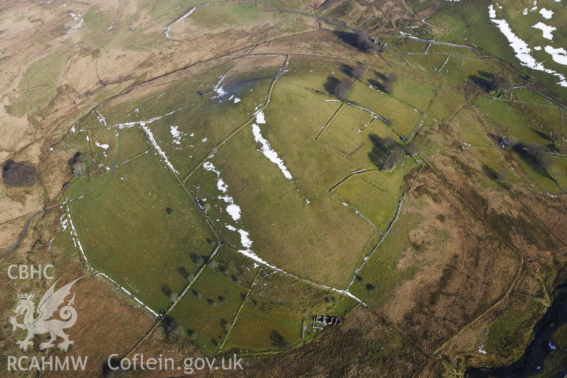 RCAHMW colour oblique photograph of Gwar Ffynnon, Deserted Famsteads. Taken by Toby Driver on 07/02/2012.