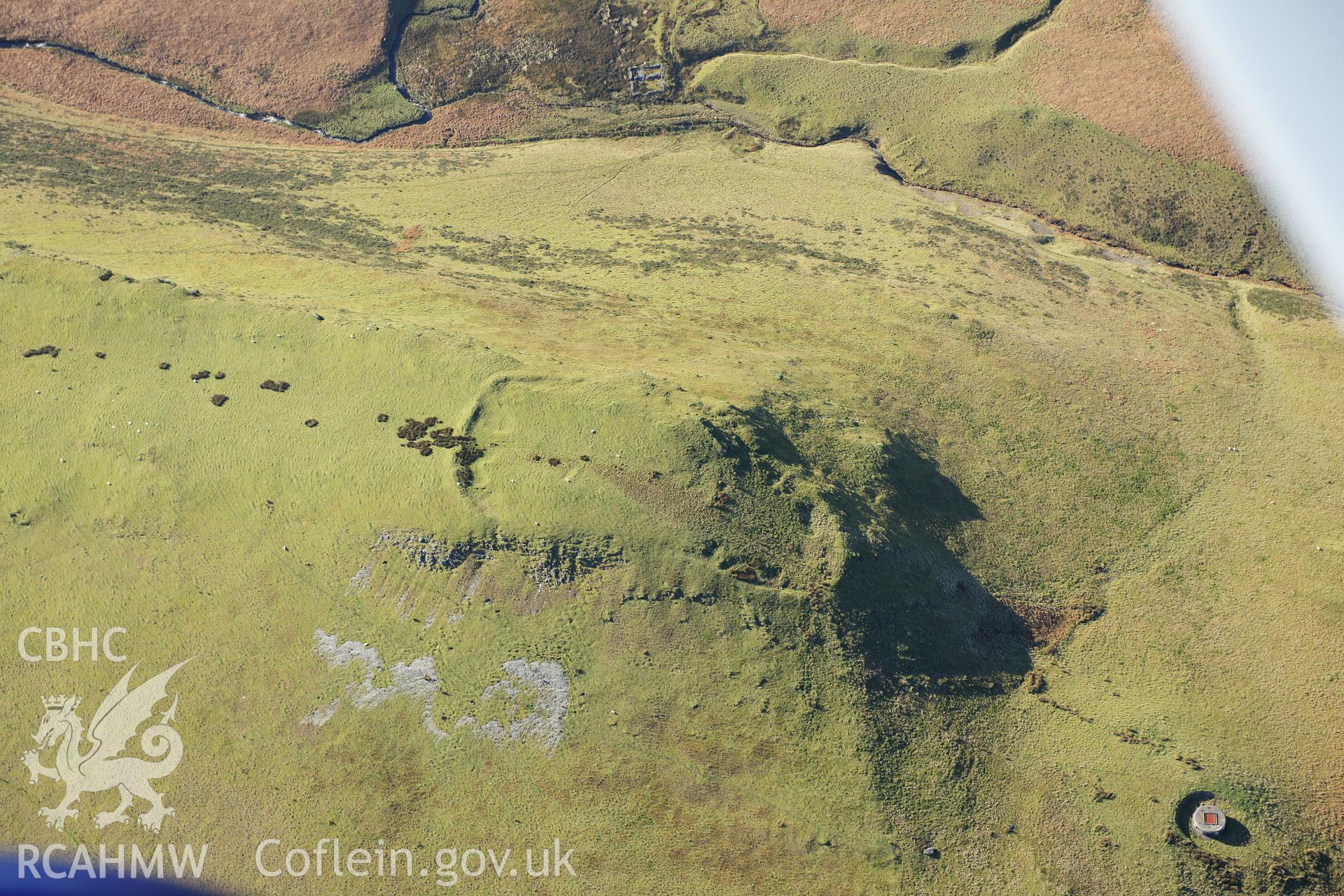 RCAHMW colour oblique photograph of Dinas Hillfort. Taken by Toby Driver on 05/11/2012.