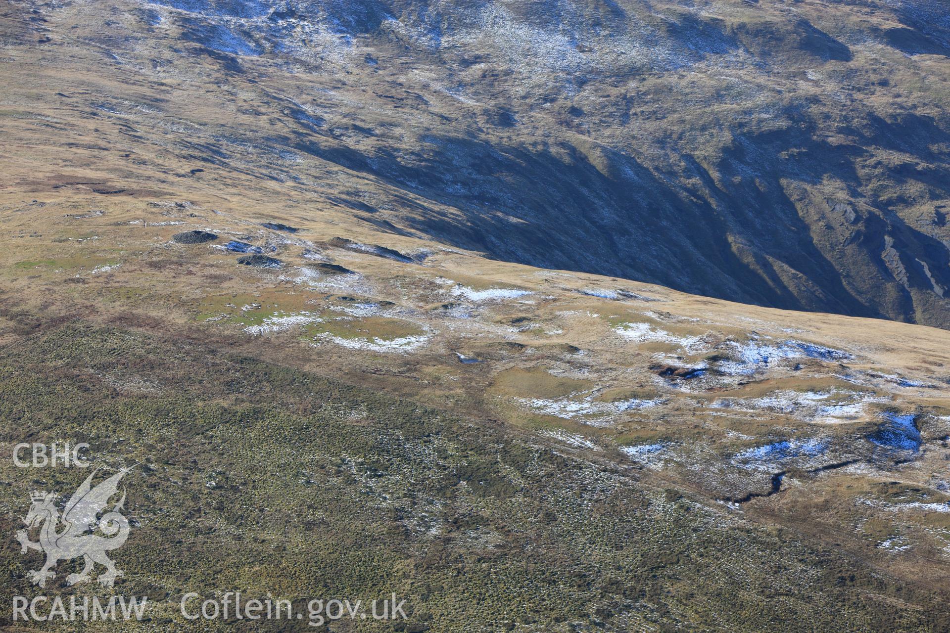 RCAHMW colour oblique photograph of Pen Pumlumon Arwystli cairn cemetery. Taken by Toby Driver on 05/11/2012.