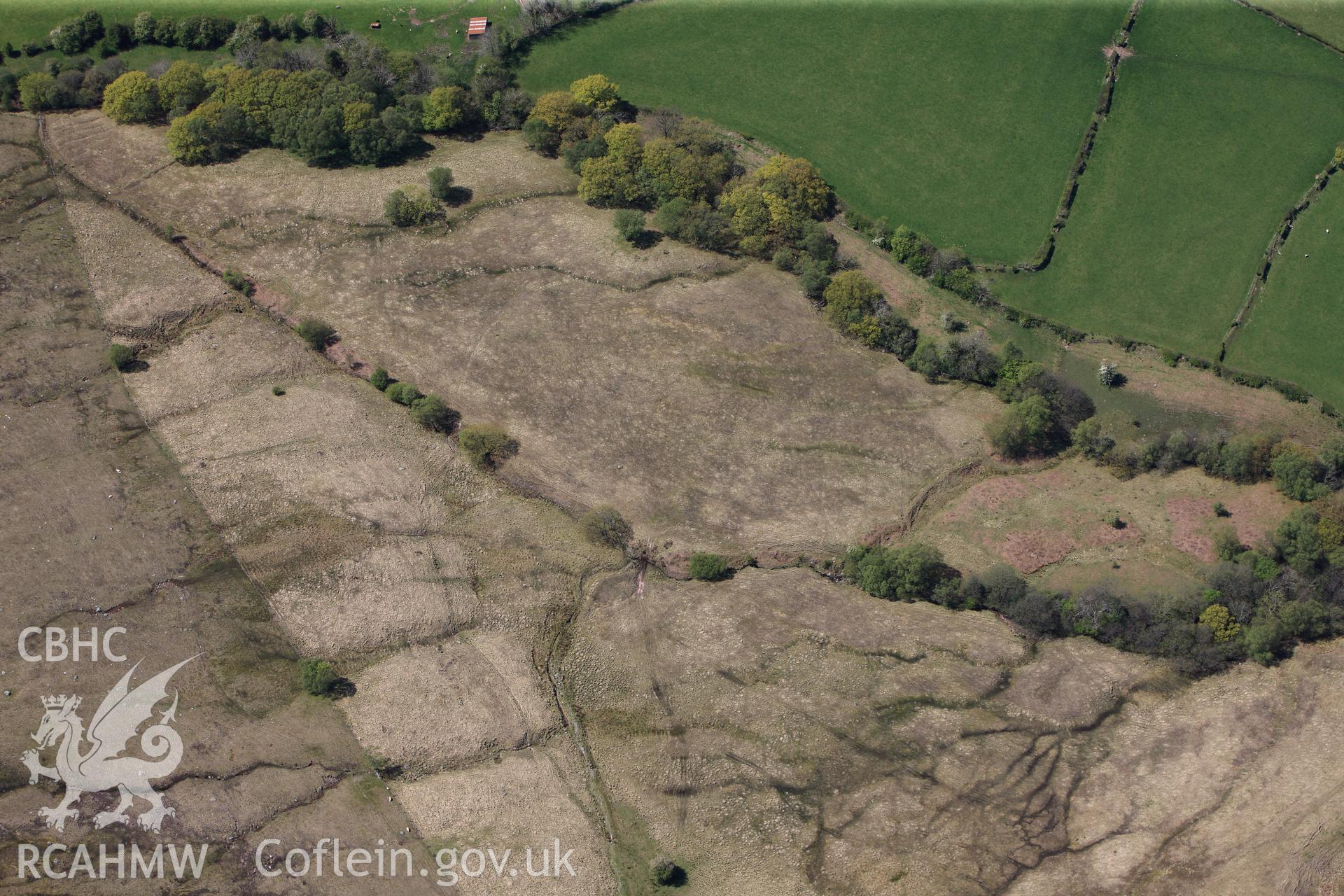 RCAHMW colour oblique photograph of Llwyn Wennol, burnt mound. Taken by Toby Driver on 22/05/2012.