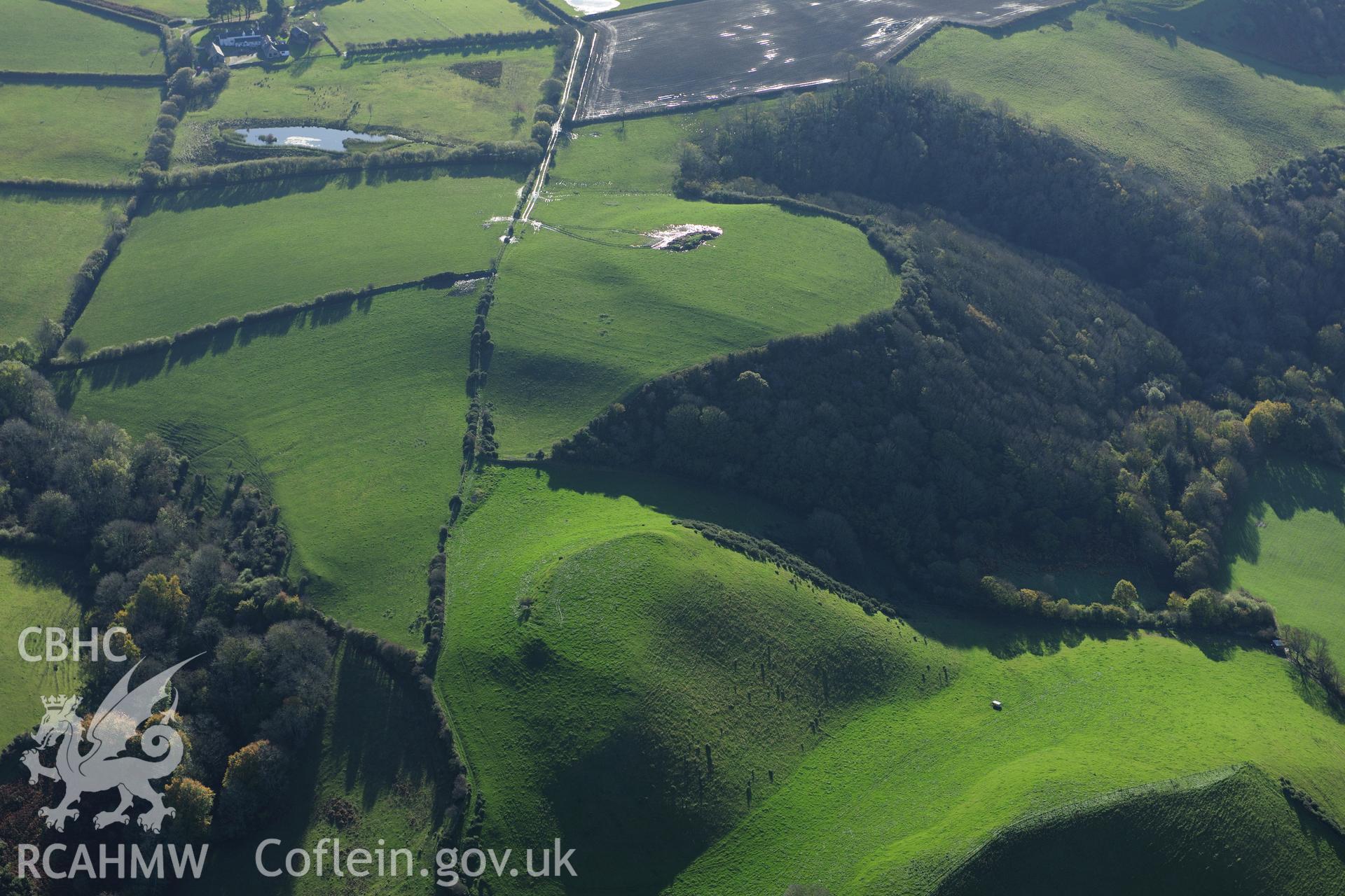 RCAHMW colour oblique photograph of Castell Bach and Castell Mawr forts. Taken by Toby Driver on 05/11/2012.