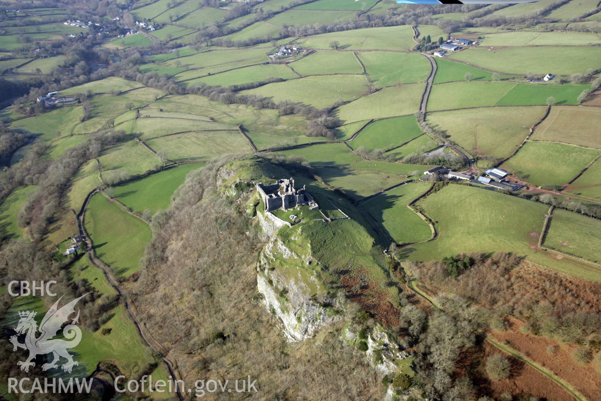 RCAHMW colour oblique photograph of Carreg Cennan Castle. Taken by Toby Driver on 02/02/2012.